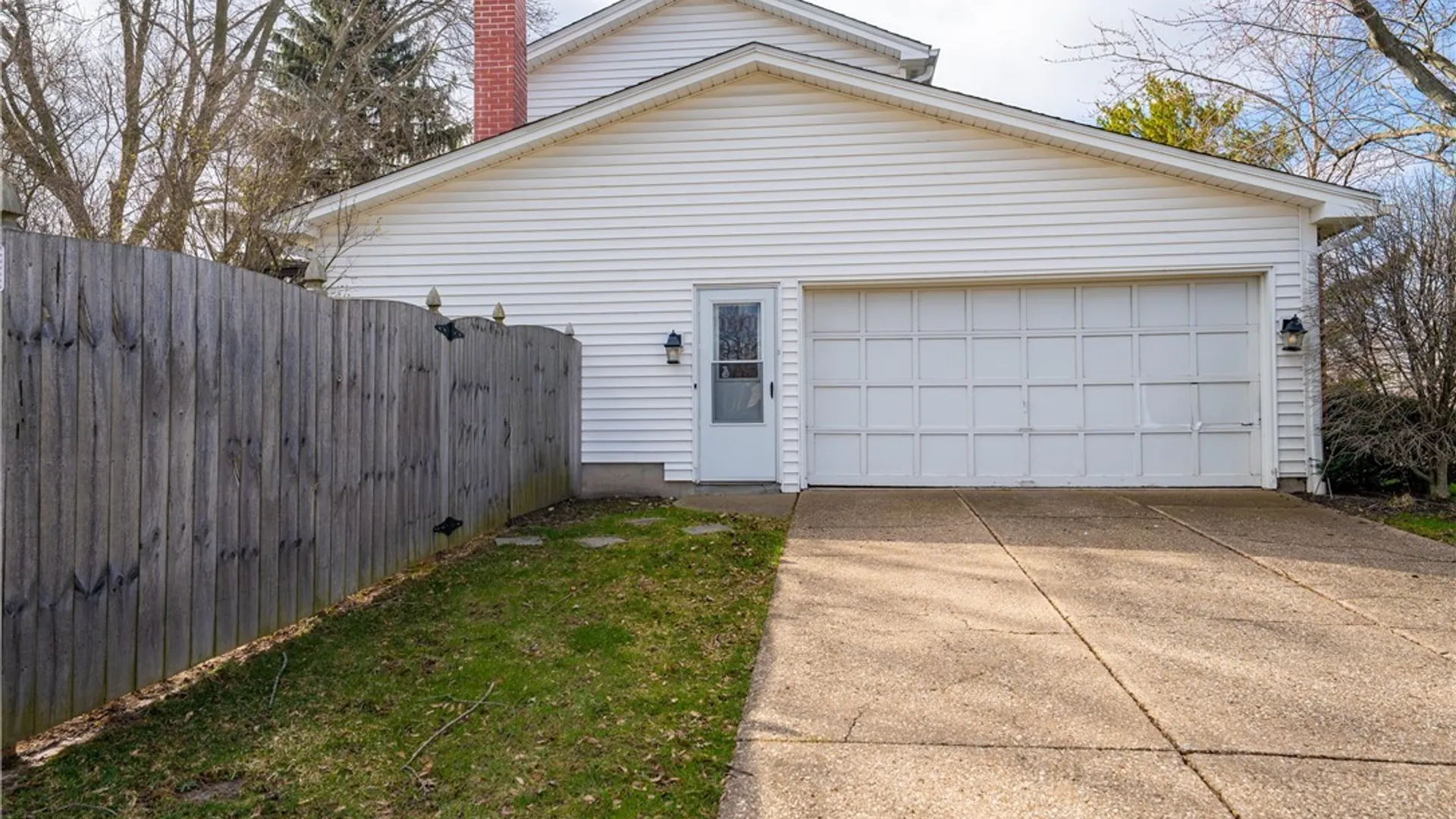 Property at 171 Oakbrook Drive, Amherst, NY 14221 2