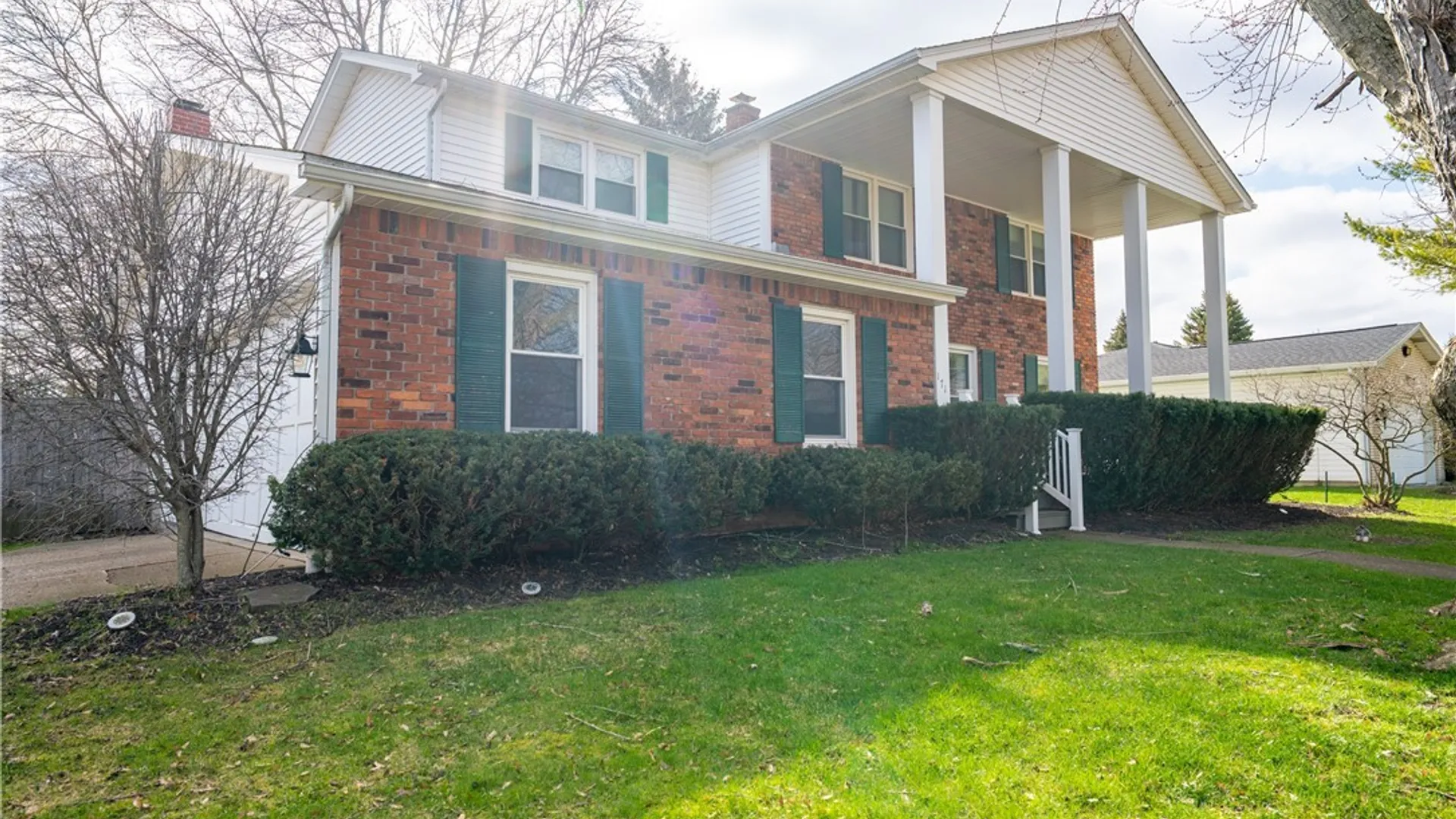 Property at 171 Oakbrook Drive, Amherst, NY 14221 3