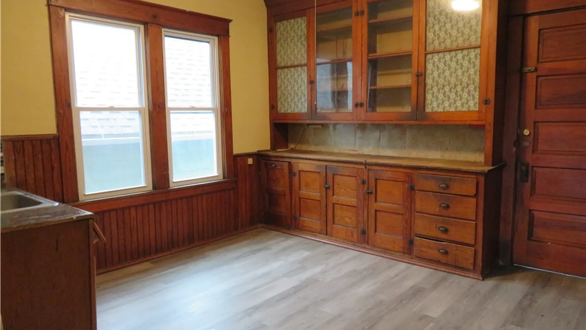 Property at 23 Knoerl Avenue, Buffalo, NY 14210 5