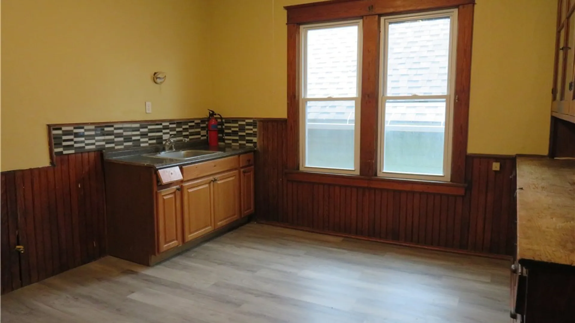 Property at 23 Knoerl Avenue, Buffalo, NY 14210 6