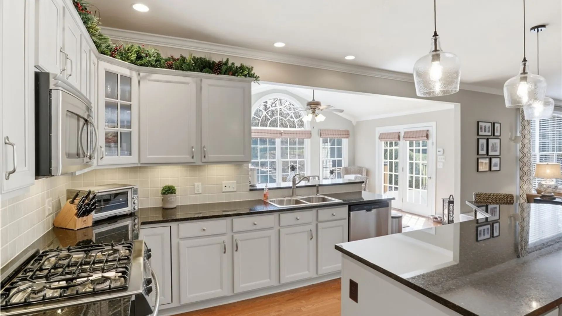 Property at 5 Kingfisher Court, Orchard Park, NY 14127 12