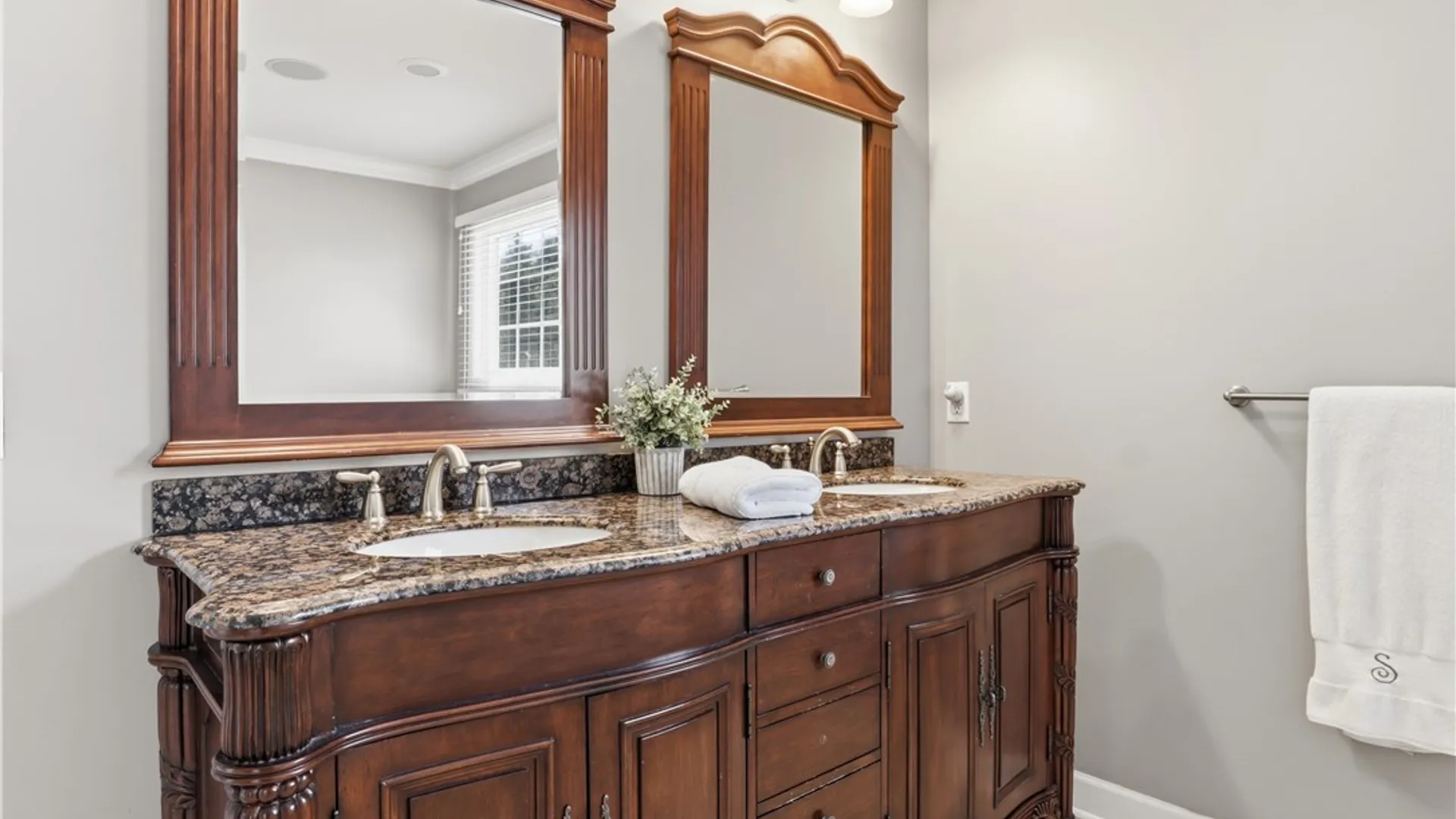 Property at 5 Kingfisher Court, Orchard Park, NY 14127 17