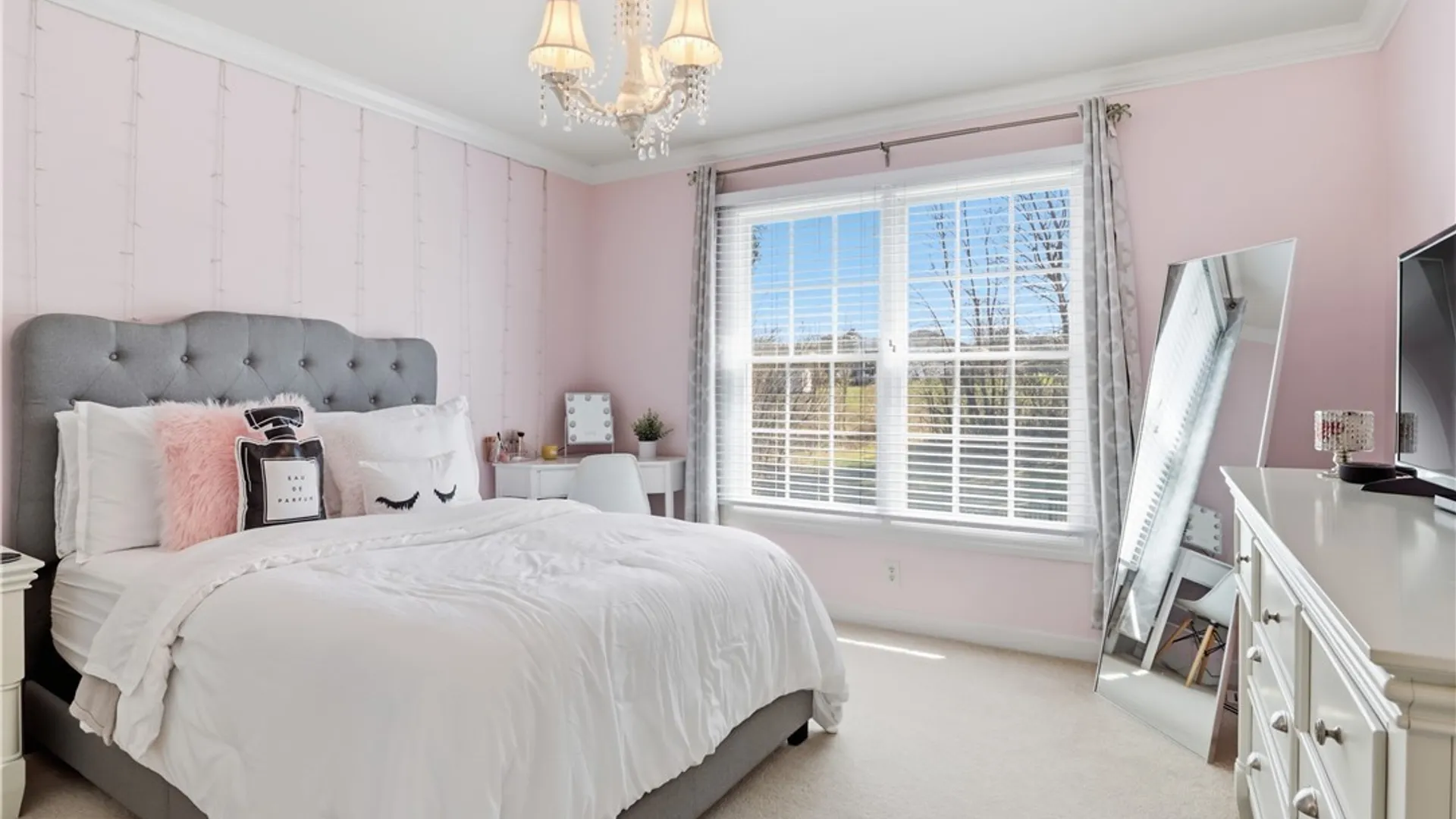 Property at 5 Kingfisher Court, Orchard Park, NY 14127 18