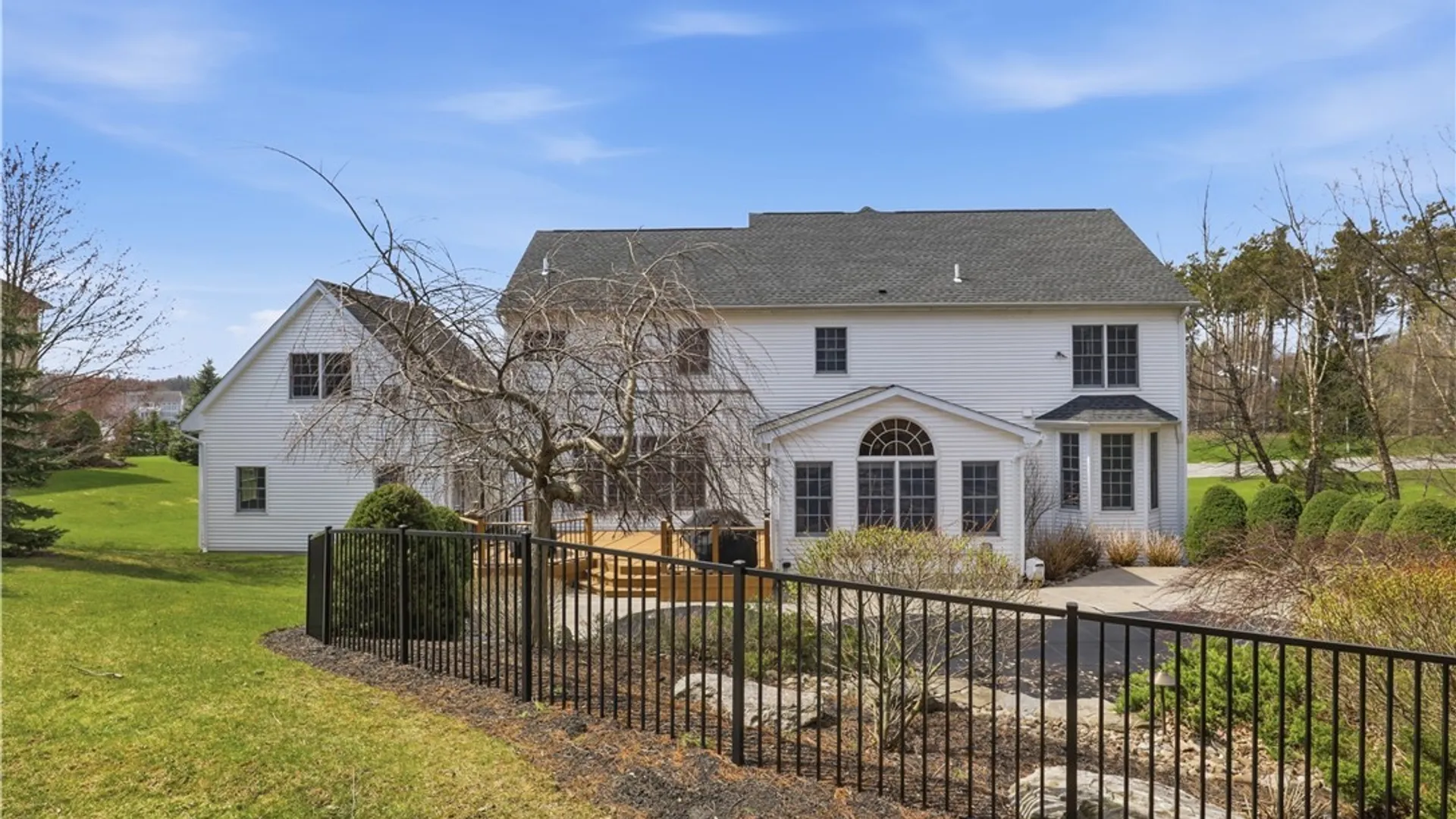 Property at 5 Kingfisher Court, Orchard Park, NY 14127 37