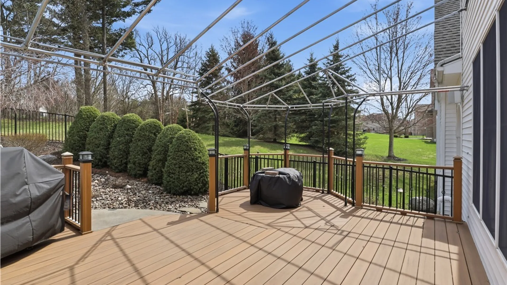 Property at 5 Kingfisher Court, Orchard Park, NY 14127 41