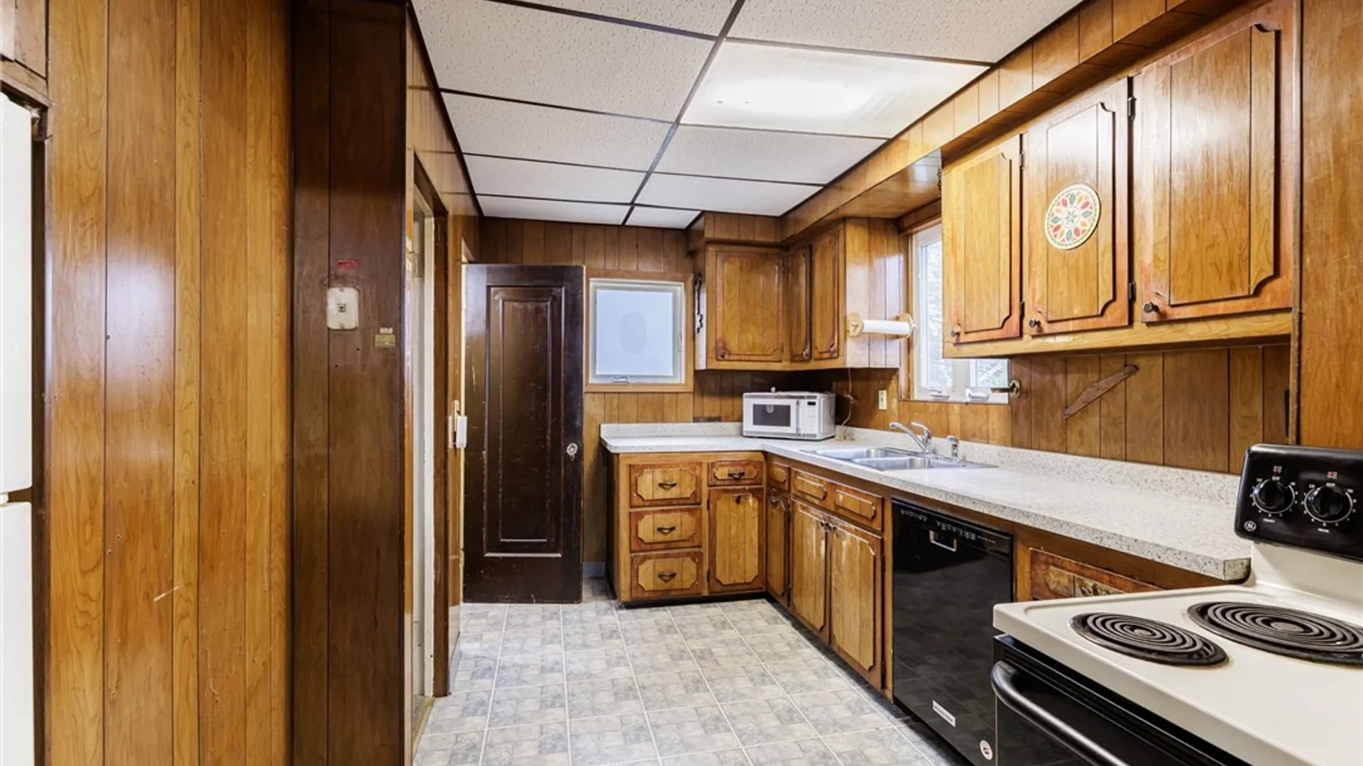 Property at 22 Grassmere Park, Rochester, NY 14612 12