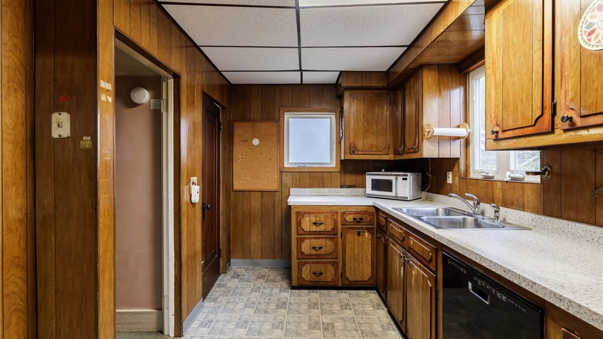 Property at 22 Grassmere Park, Rochester, NY 14612 16