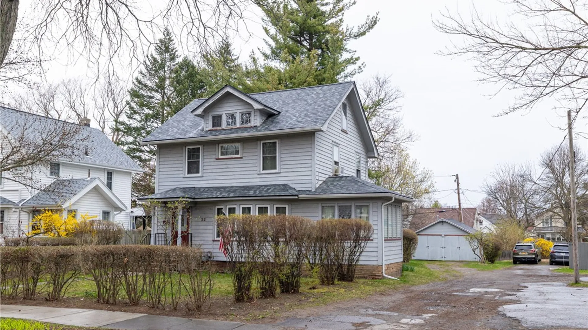 Property at 22 Grassmere Park, Rochester, NY 14612 4