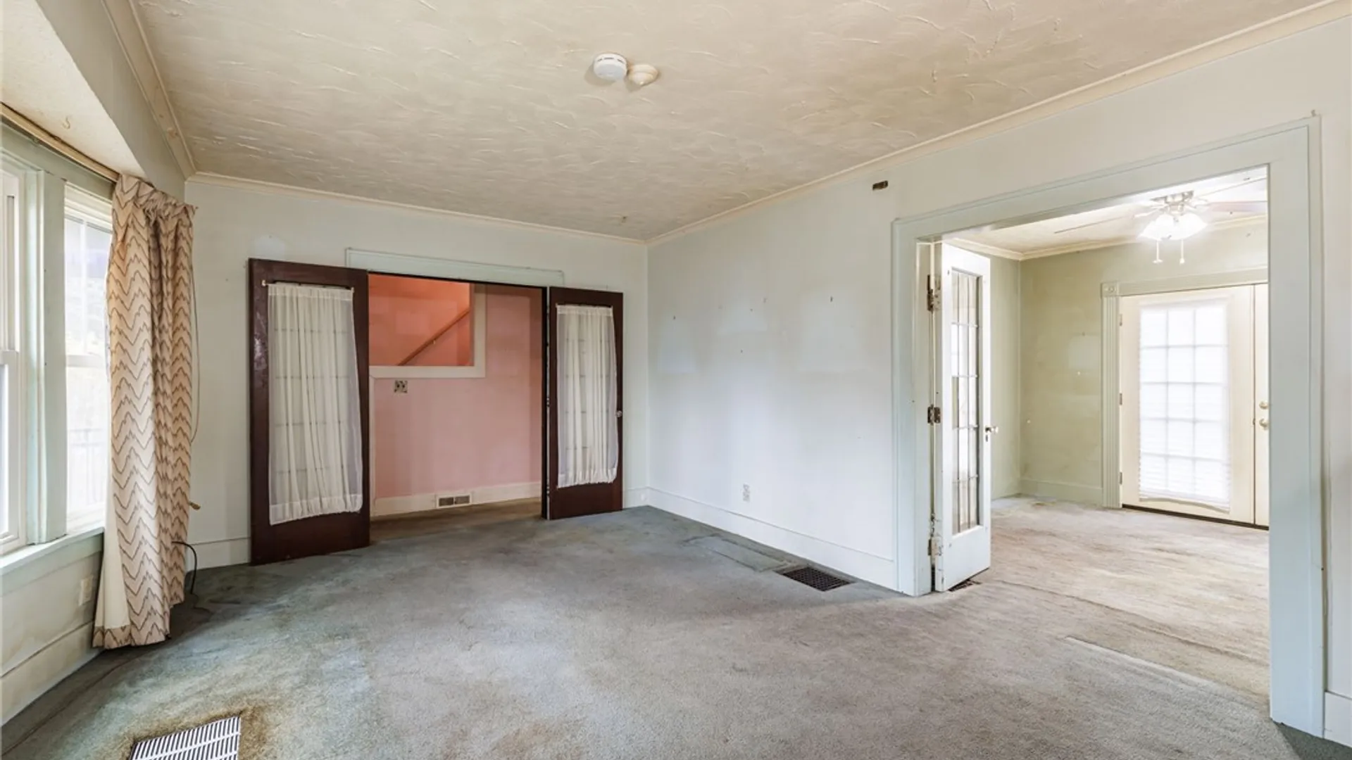 Property at 22 Grassmere Park, Rochester, NY 14612 7