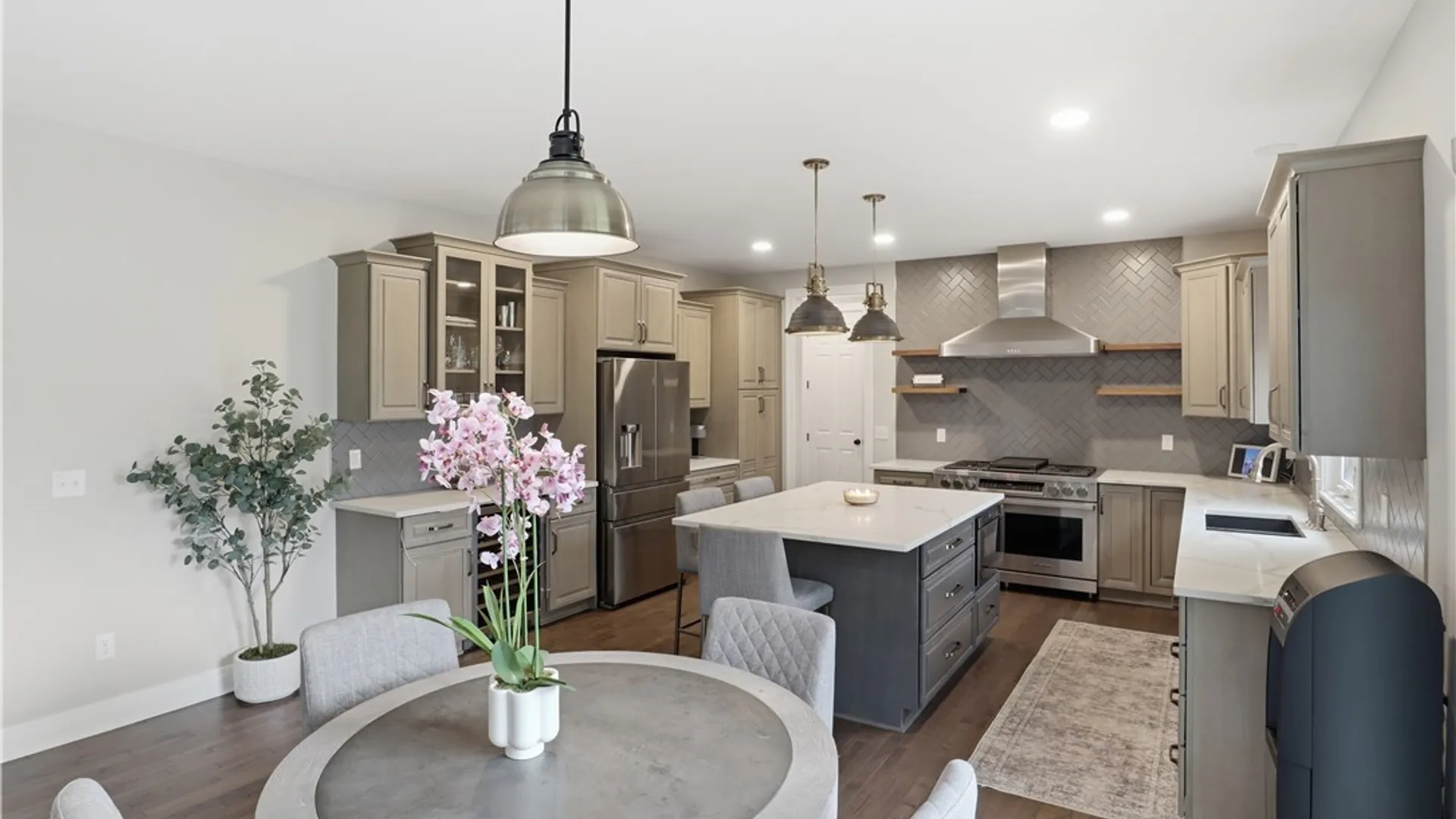 Property at 17 Woodthrush, Orchard Park, NY 14127 15