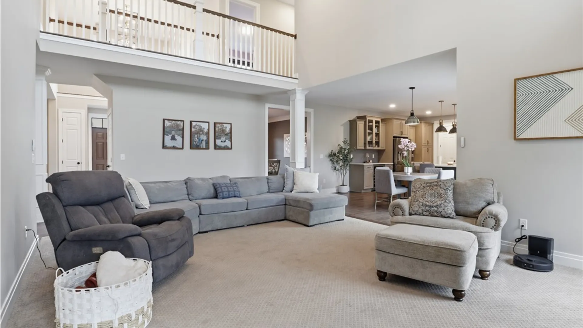 Property at 17 Woodthrush, Orchard Park, NY 14127 17