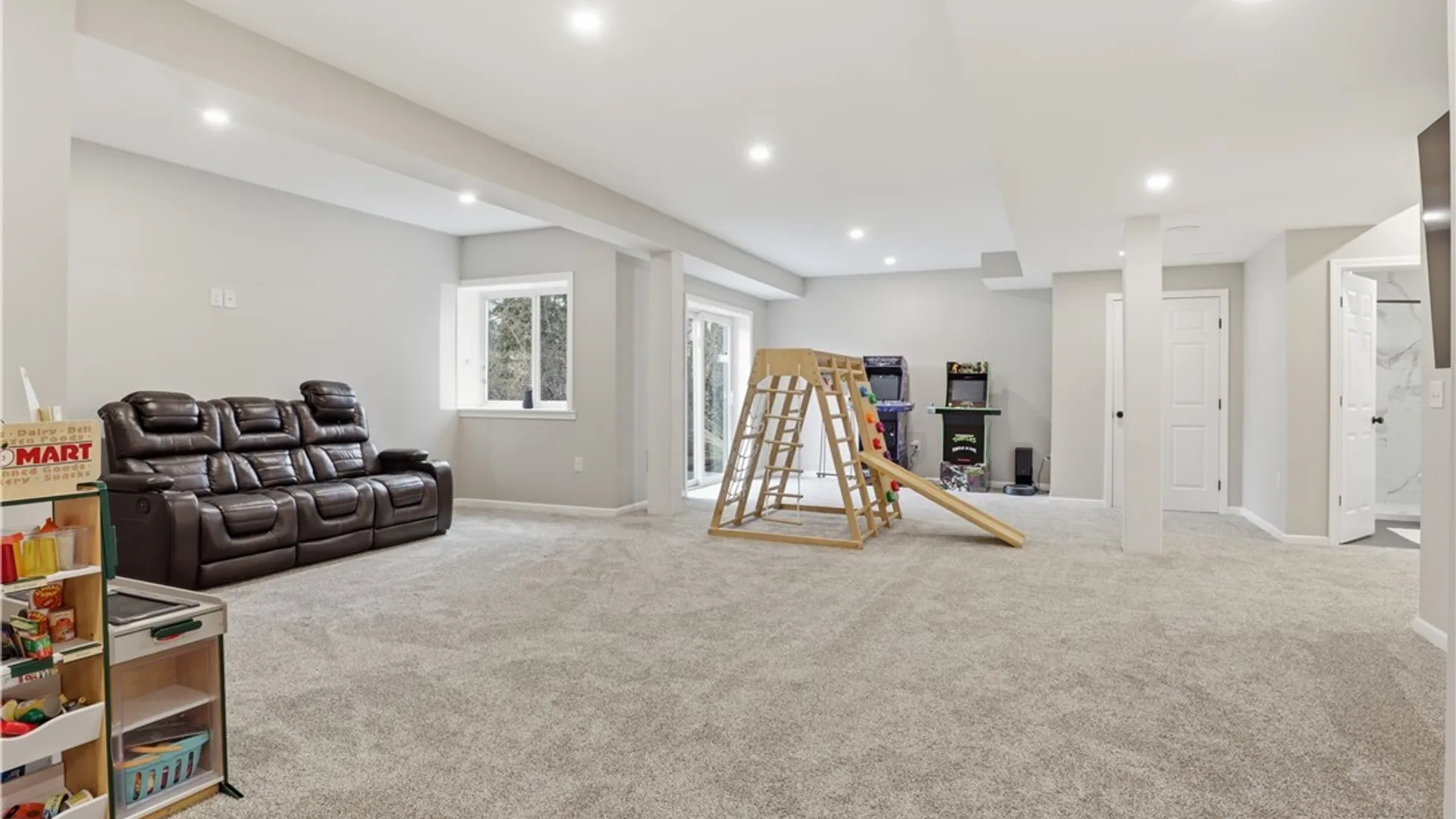 Property at 17 Woodthrush, Orchard Park, NY 14127 30