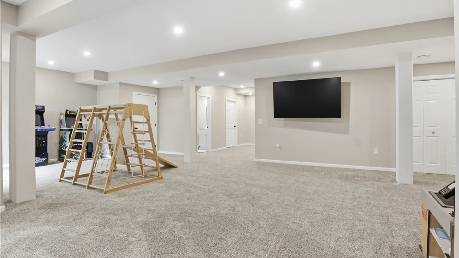 Property at 17 Woodthrush, Orchard Park, NY 14127 31