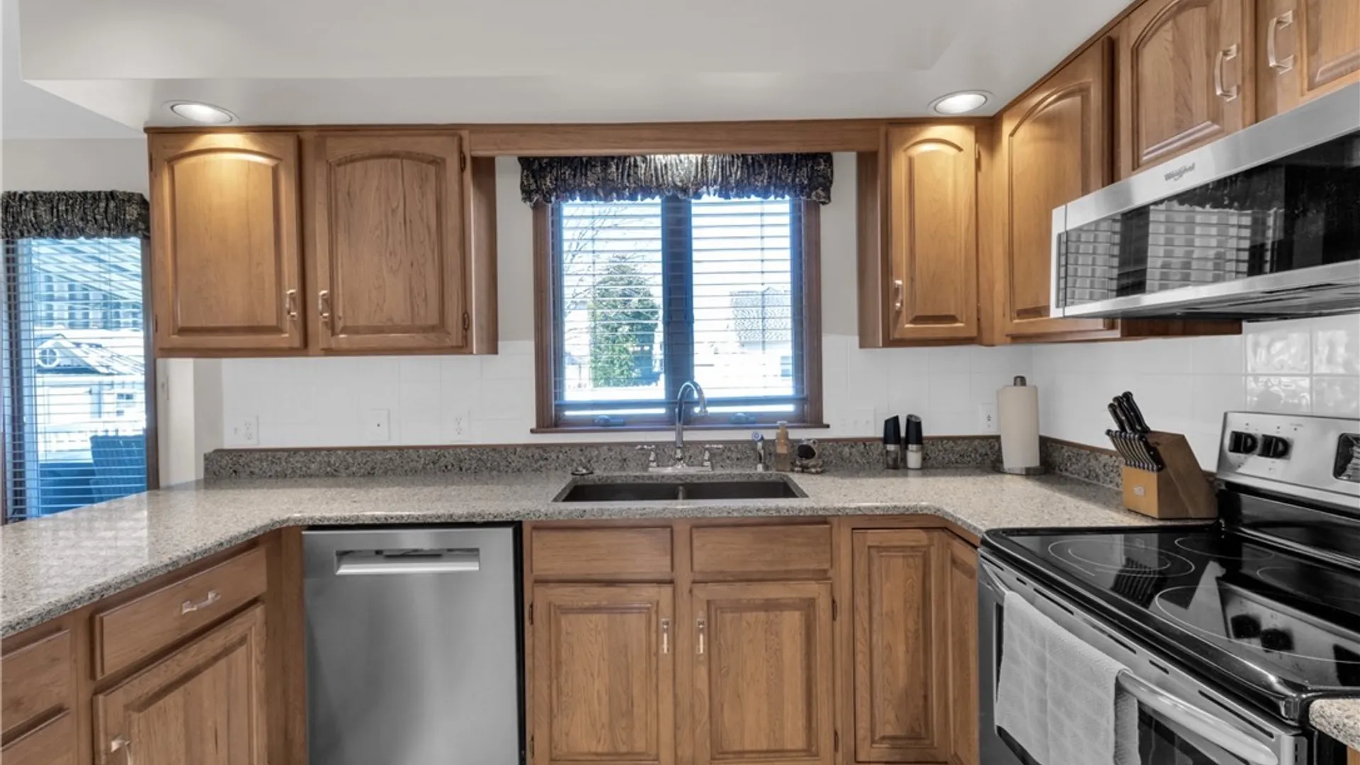 Property at 3319 Blossom Lane, Wheatfield, NY 14120 15