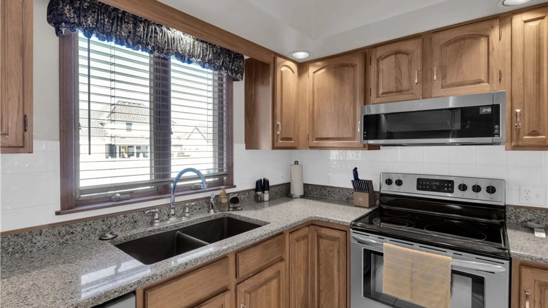 Property at 3319 Blossom Lane, Wheatfield, NY 14120 16