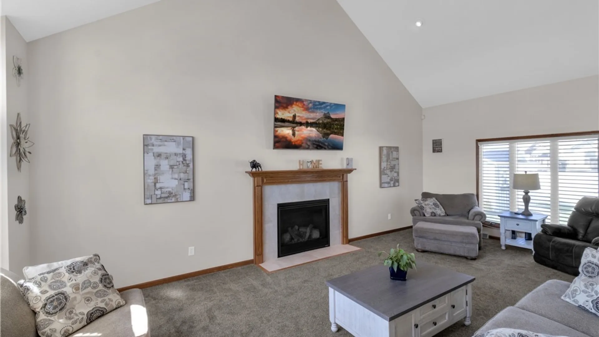 Property at 3319 Blossom Lane, Wheatfield, NY 14120 6