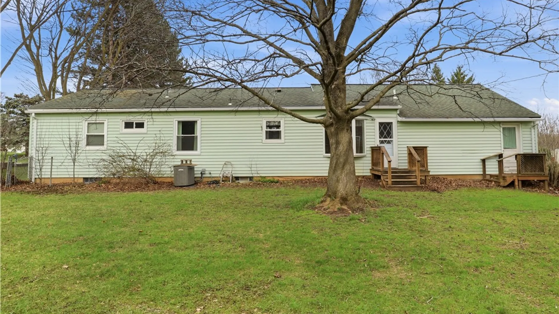 Property at 200 Mystic Lane, Henrietta, NY 14623 24
