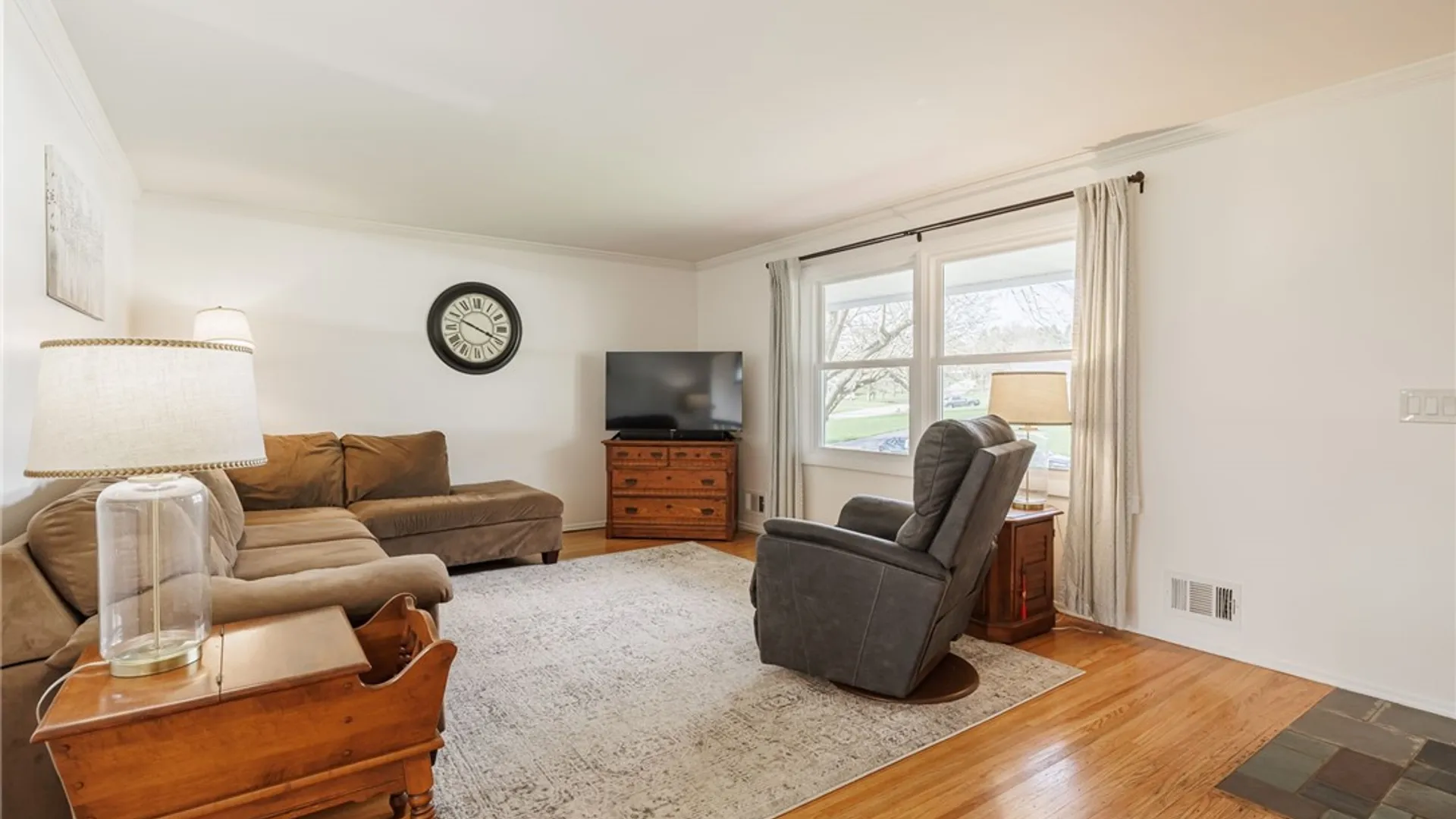 Property at 30 Stuyvesant Road, Pittsford, NY 14534 11