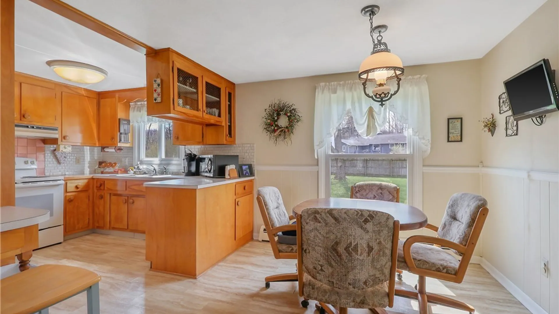 Property at 4868 Juneway Drive, Salina, NY 13088 13