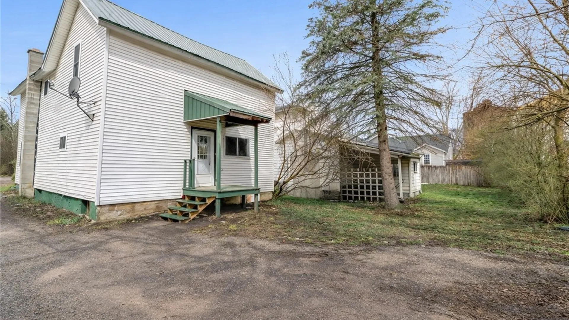 Property at 709 Gwinn Street, Shelby, NY 14103 34