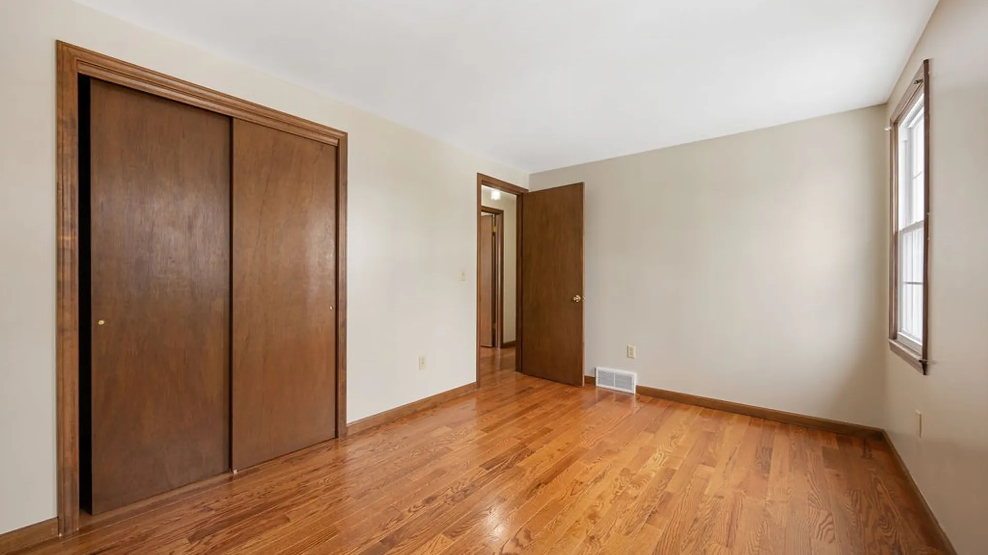 Property at 4957 Look Kinney Circle, Clay, NY 13088 32