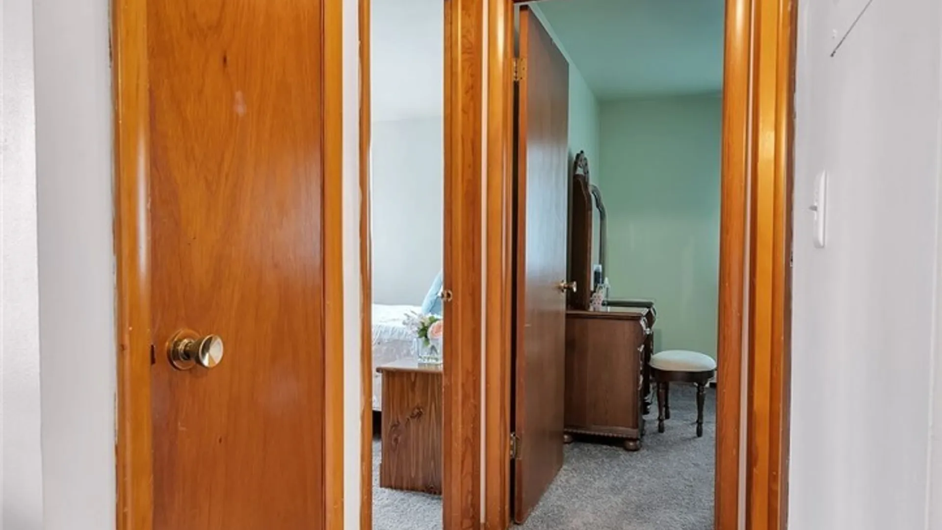 Property at 1176 Indian Church Road, West Seneca, NY 14224 15