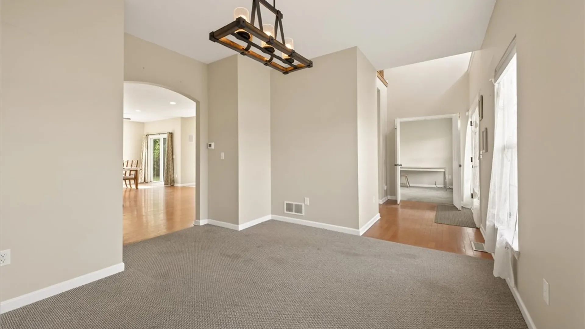 Property at 111 York Bay, Henrietta, NY 14586 6