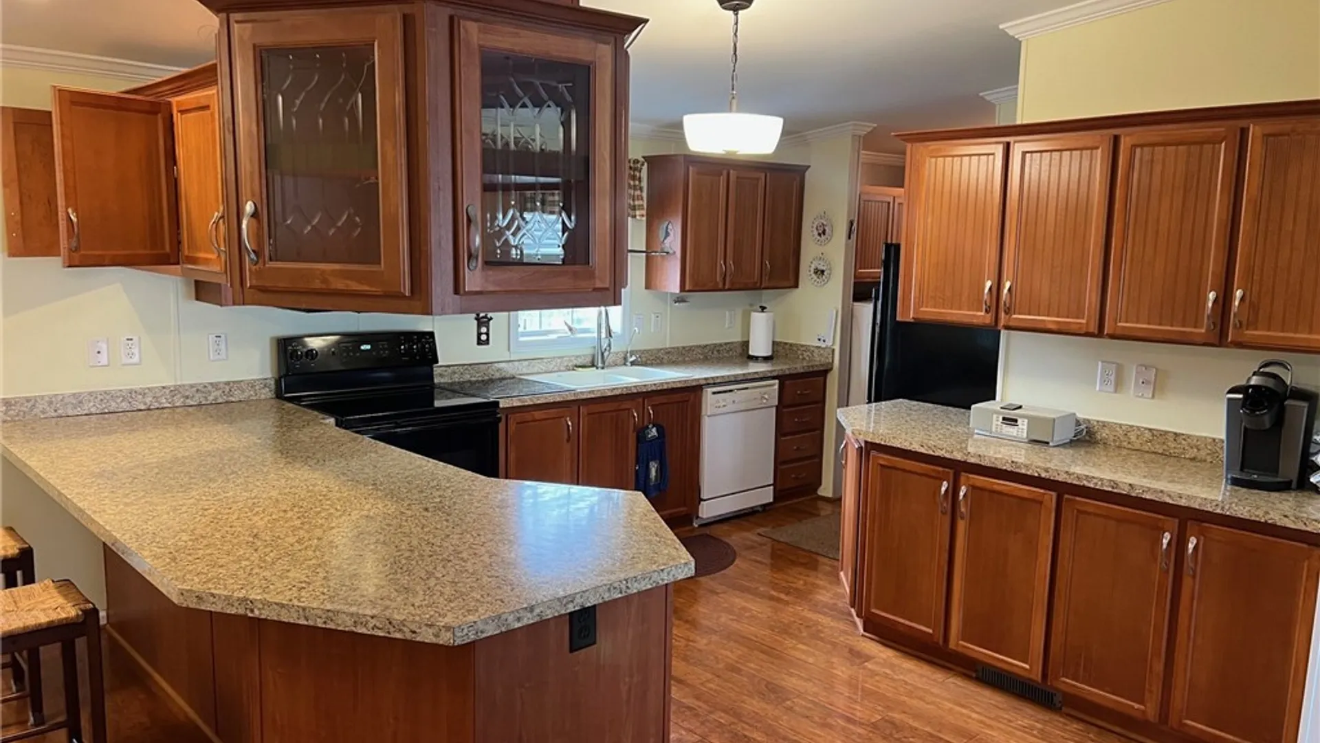 Property at 8 MAJESTIC LN, New Hartford, NY 13413 6