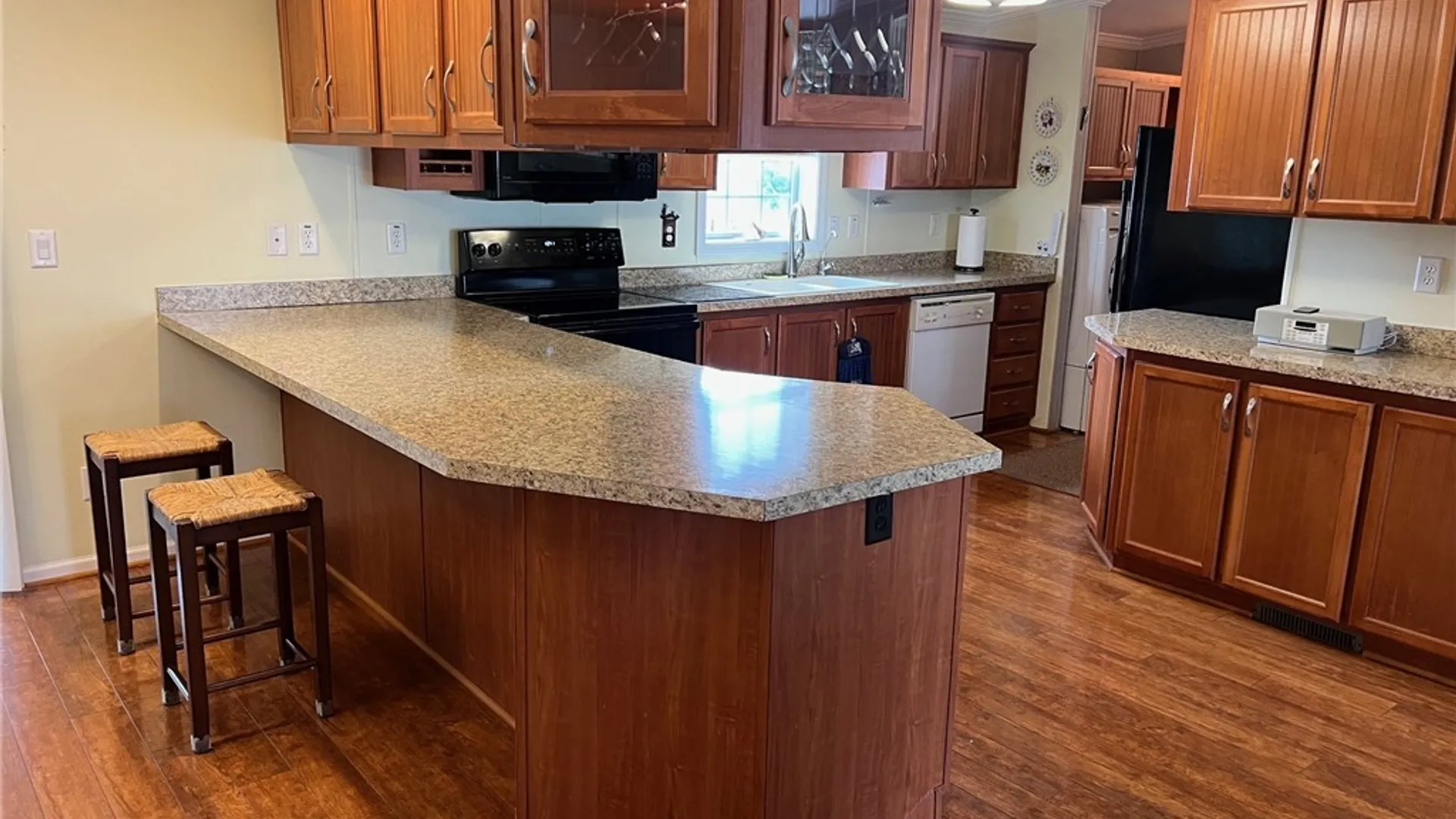 Property at 8 MAJESTIC LN, New Hartford, NY 13413 7