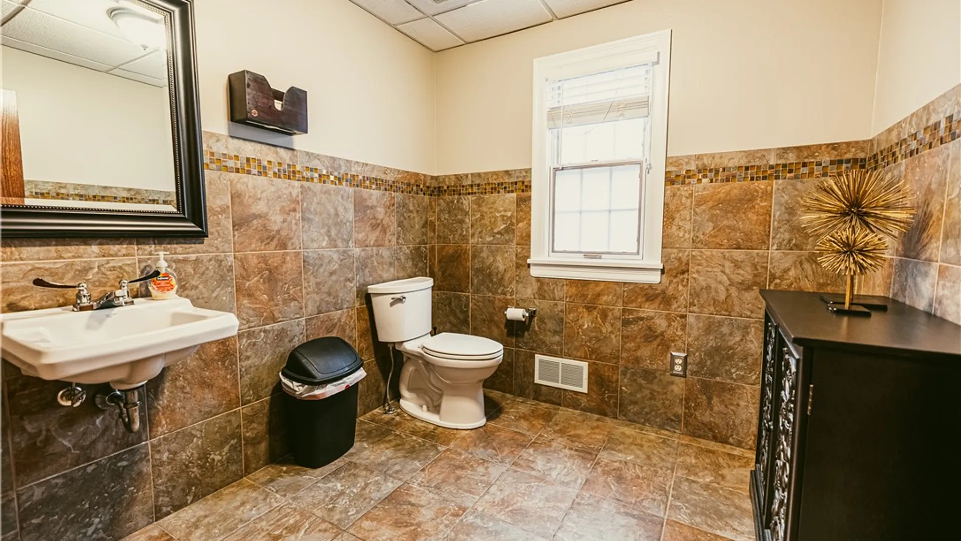 Property at 1507 Monroe Avenue, Brighton, NY 14618 16