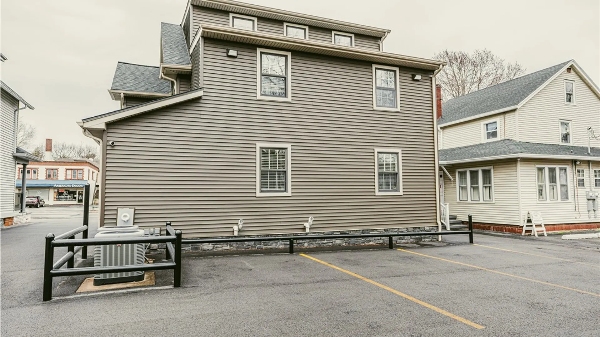 Property at 1507 Monroe Avenue, Brighton, NY 14618 38