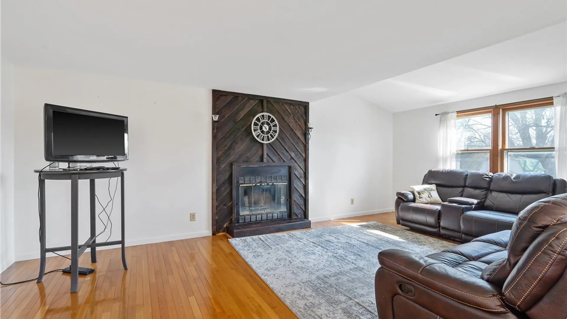 Property at 105 Mercury Circle, Salina, NY 13088 14