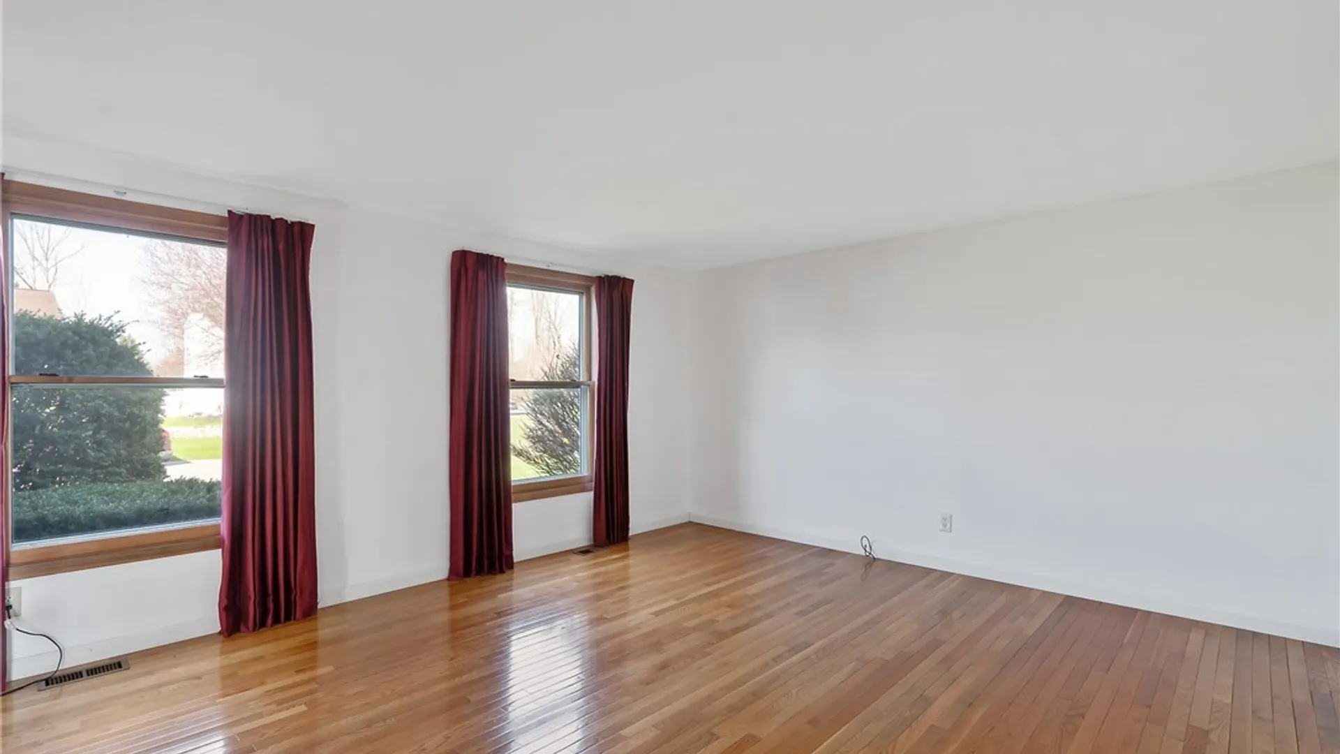 Property at 105 Mercury Circle, Salina, NY 13088 5