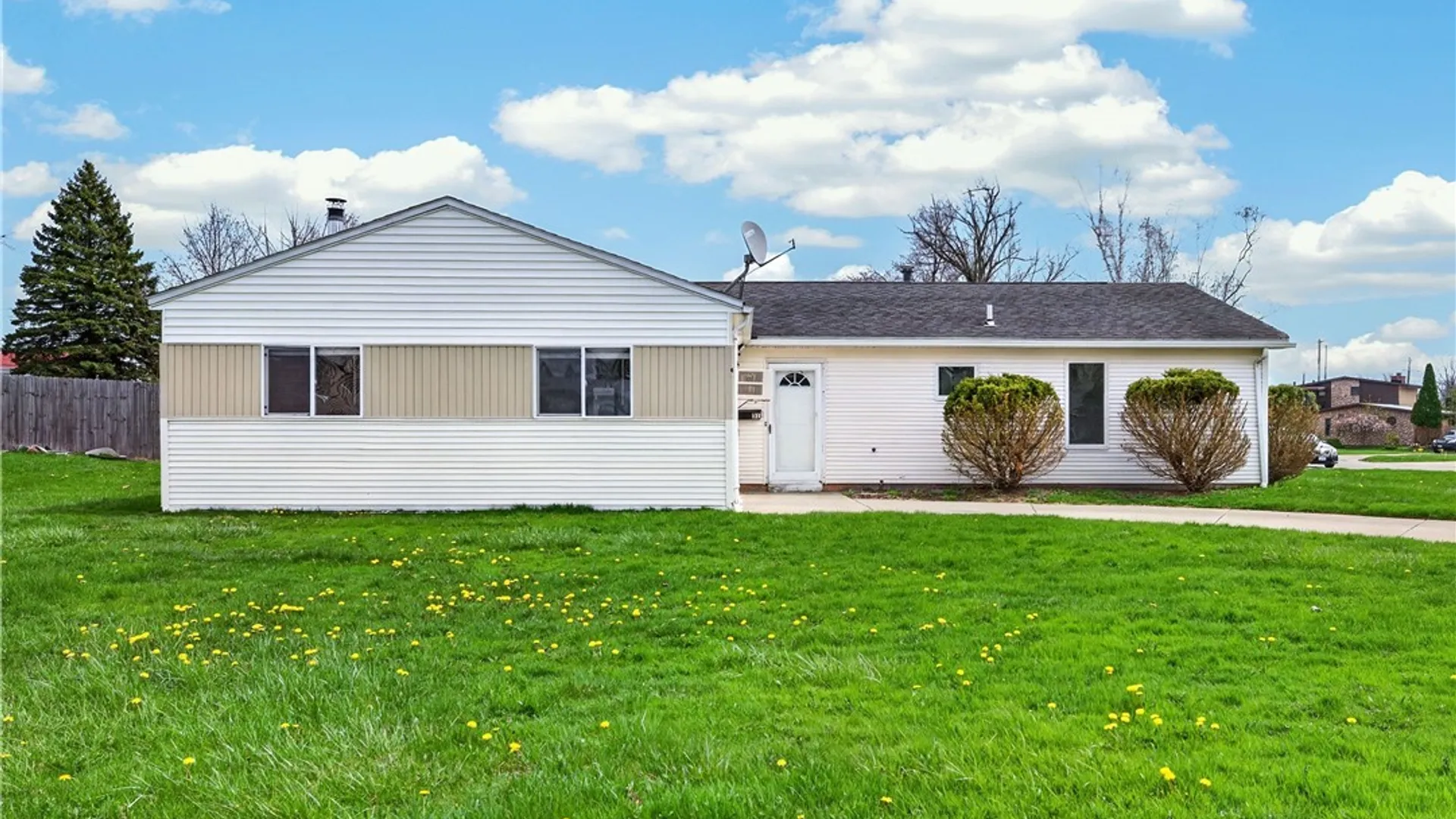 Property at 31 Albert Street, Cheektowaga, NY 14043 2