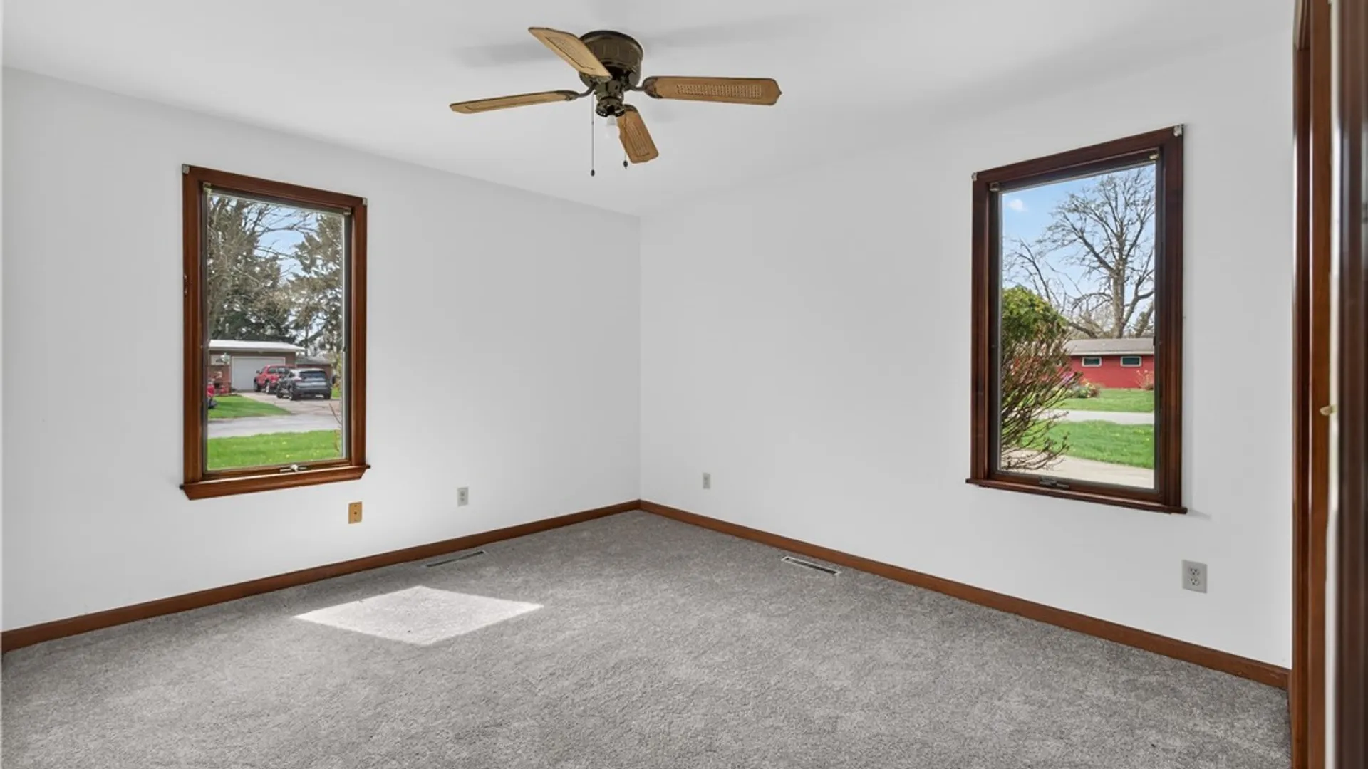 Property at 31 Albert Street, Cheektowaga, NY 14043 25