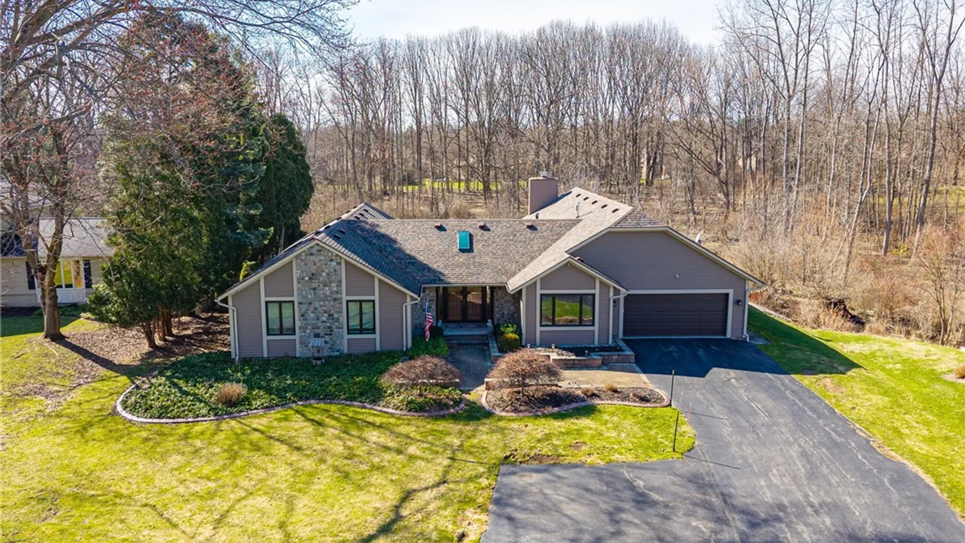 Property at 32 Stone Island Lane, Penfield, NY 14526 2