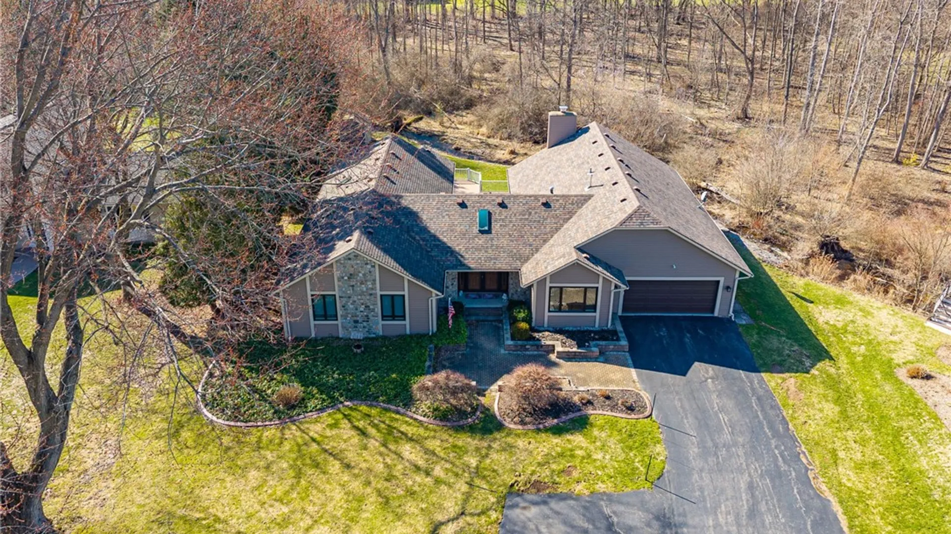 Property at 32 Stone Island Lane, Penfield, NY 14526 38