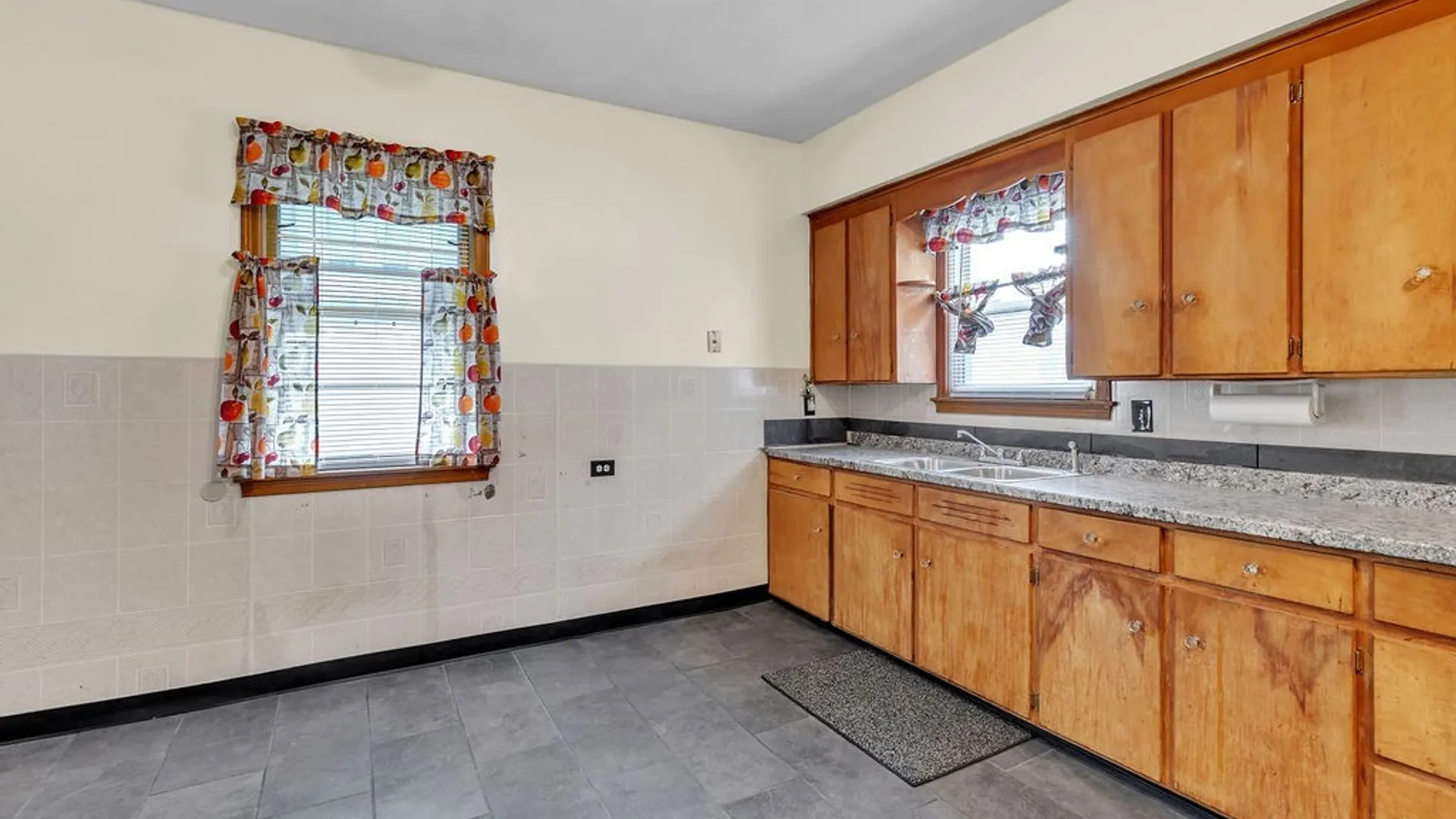 Property at 1319 15th Street, Niagara Falls, NY 14301 7