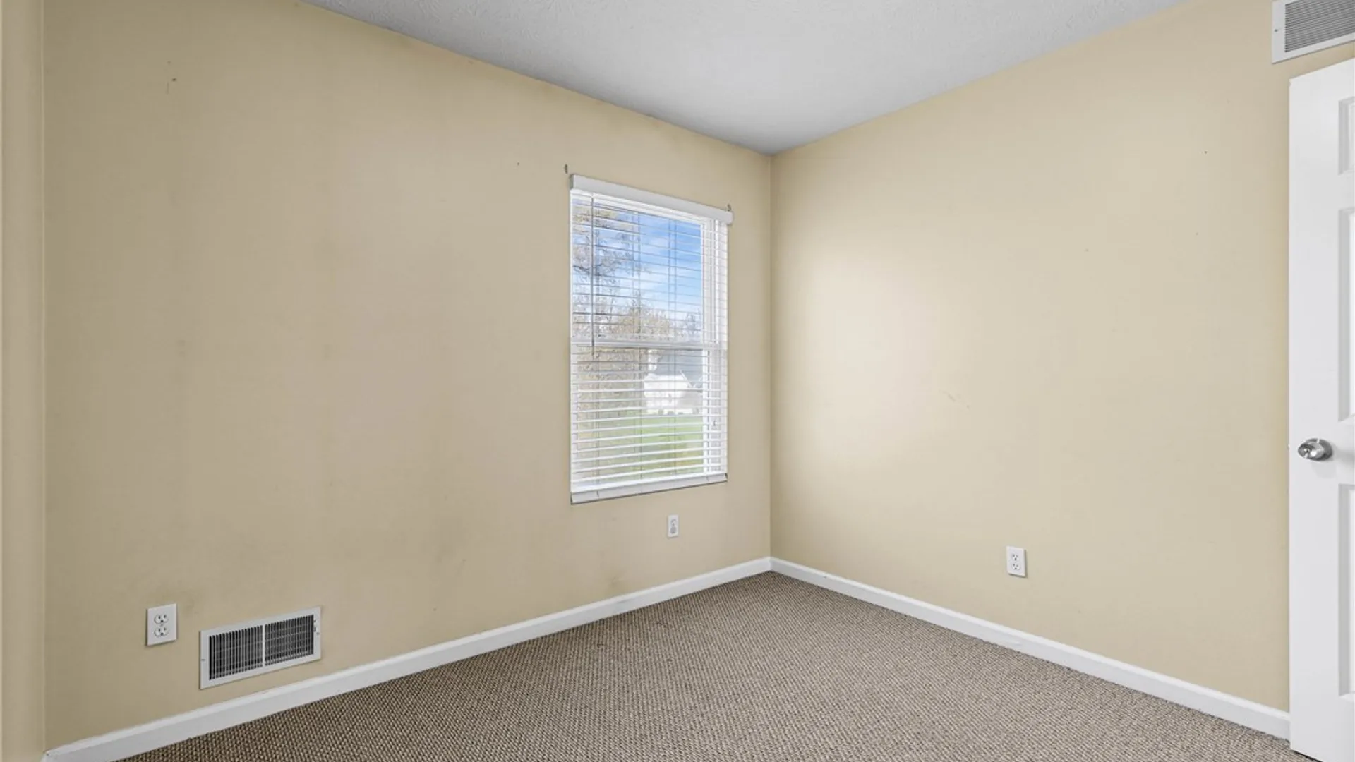 Property at 556 Melwood Drive, Greece, NY 14626 34