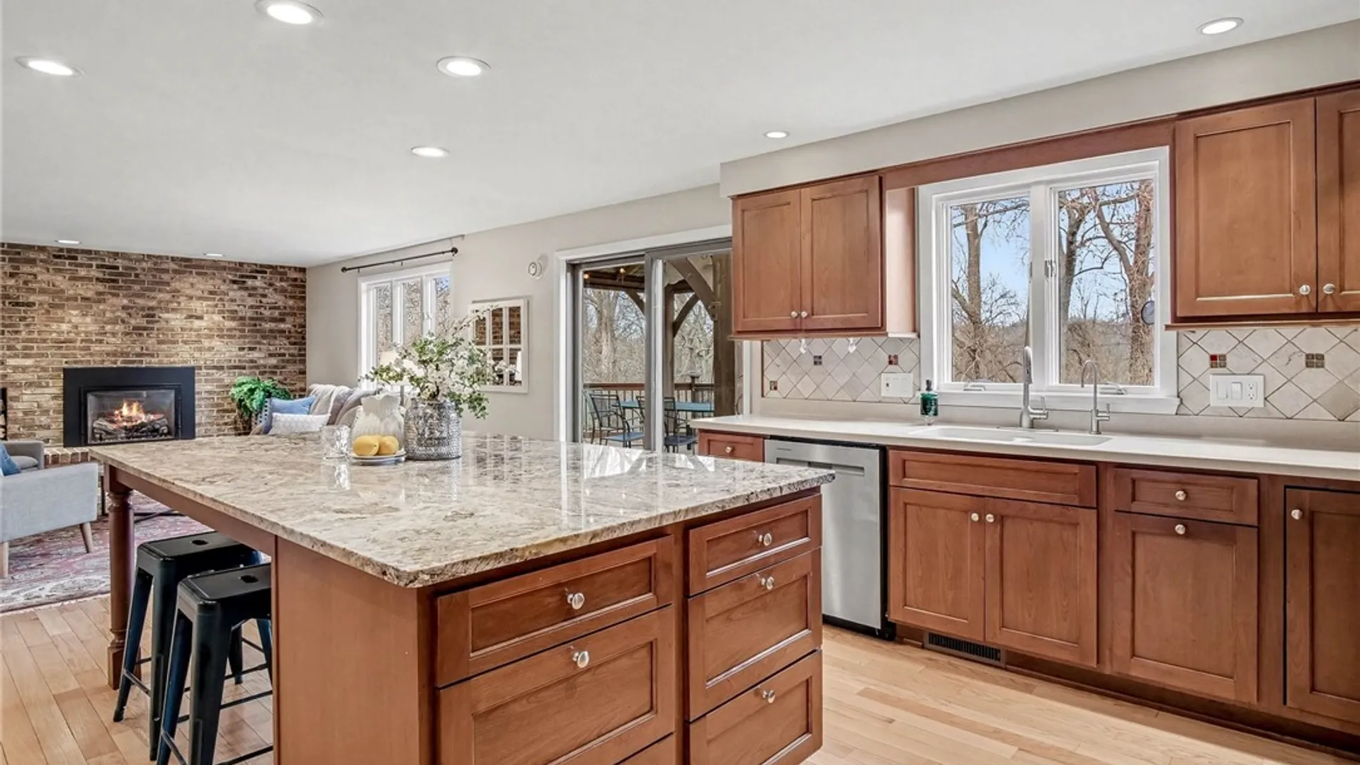 Property at 34 Framingham Ln, Pittsford, NY 14534 10