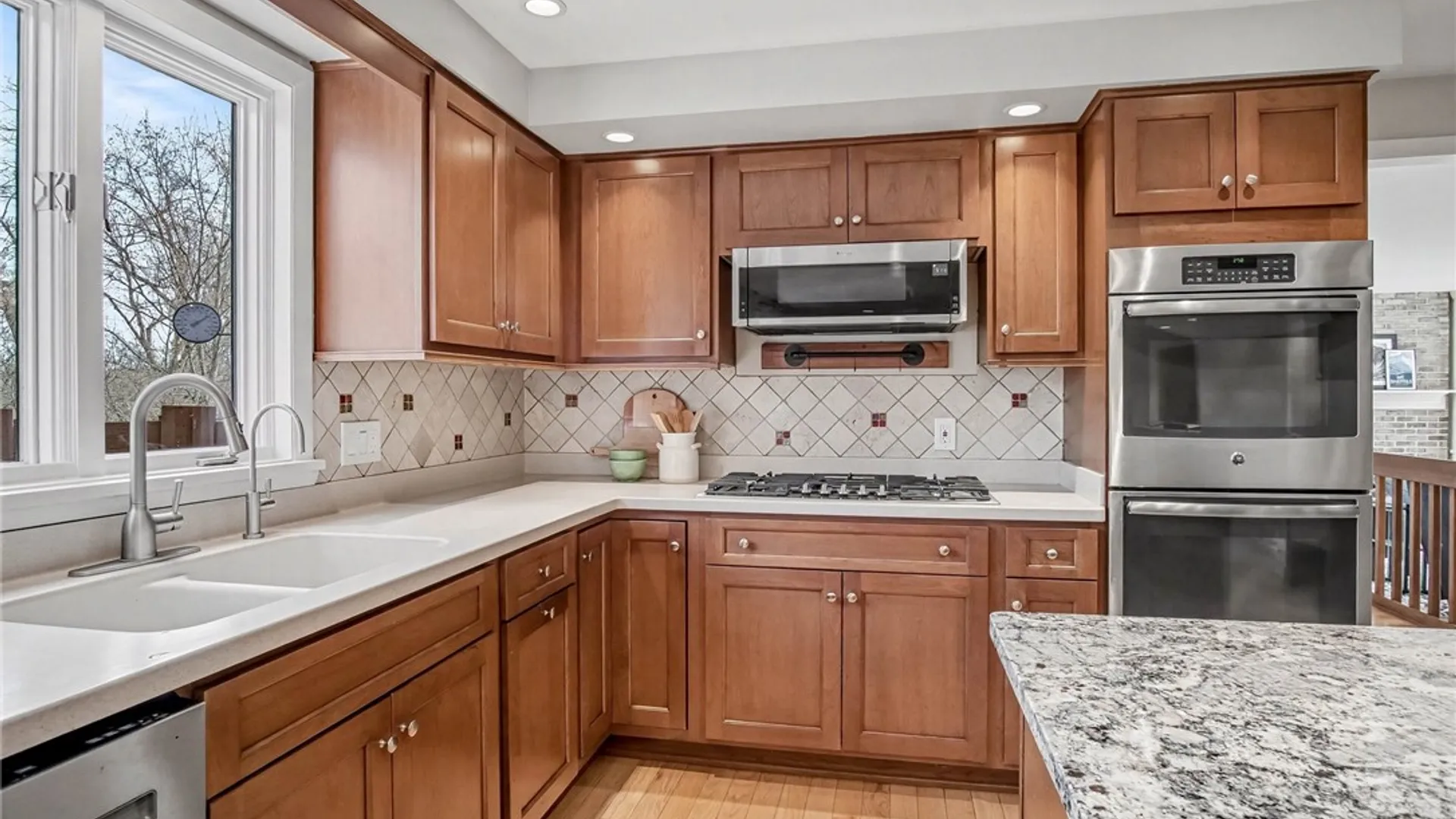 Property at 34 Framingham Ln, Pittsford, NY 14534 12