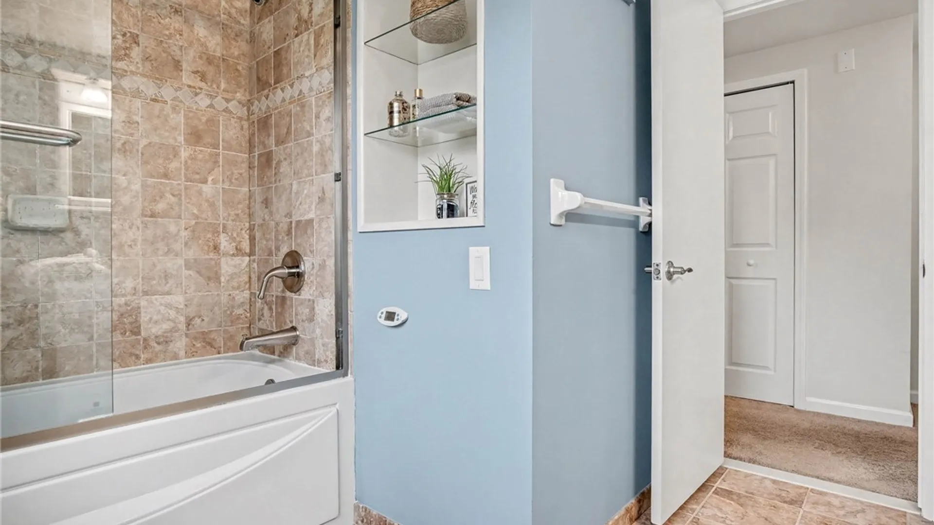 Property at 34 Framingham Ln, Pittsford, NY 14534 23