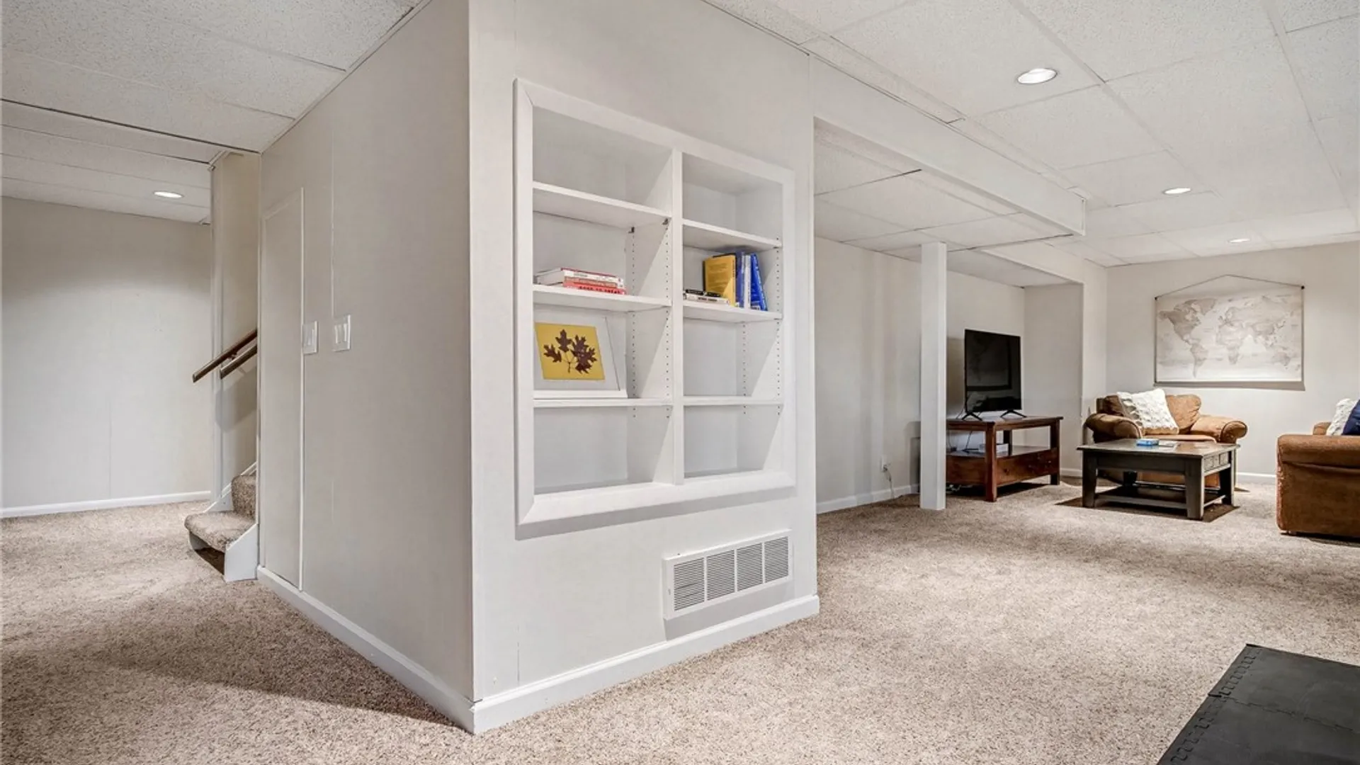 Property at 34 Framingham Ln, Pittsford, NY 14534 27