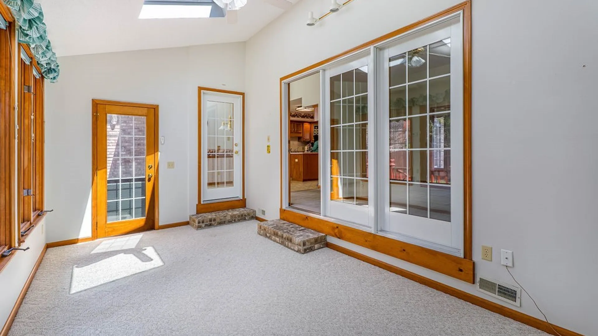 Property at 5532 Twilight Lane, Lockport Town, NY 14094 11