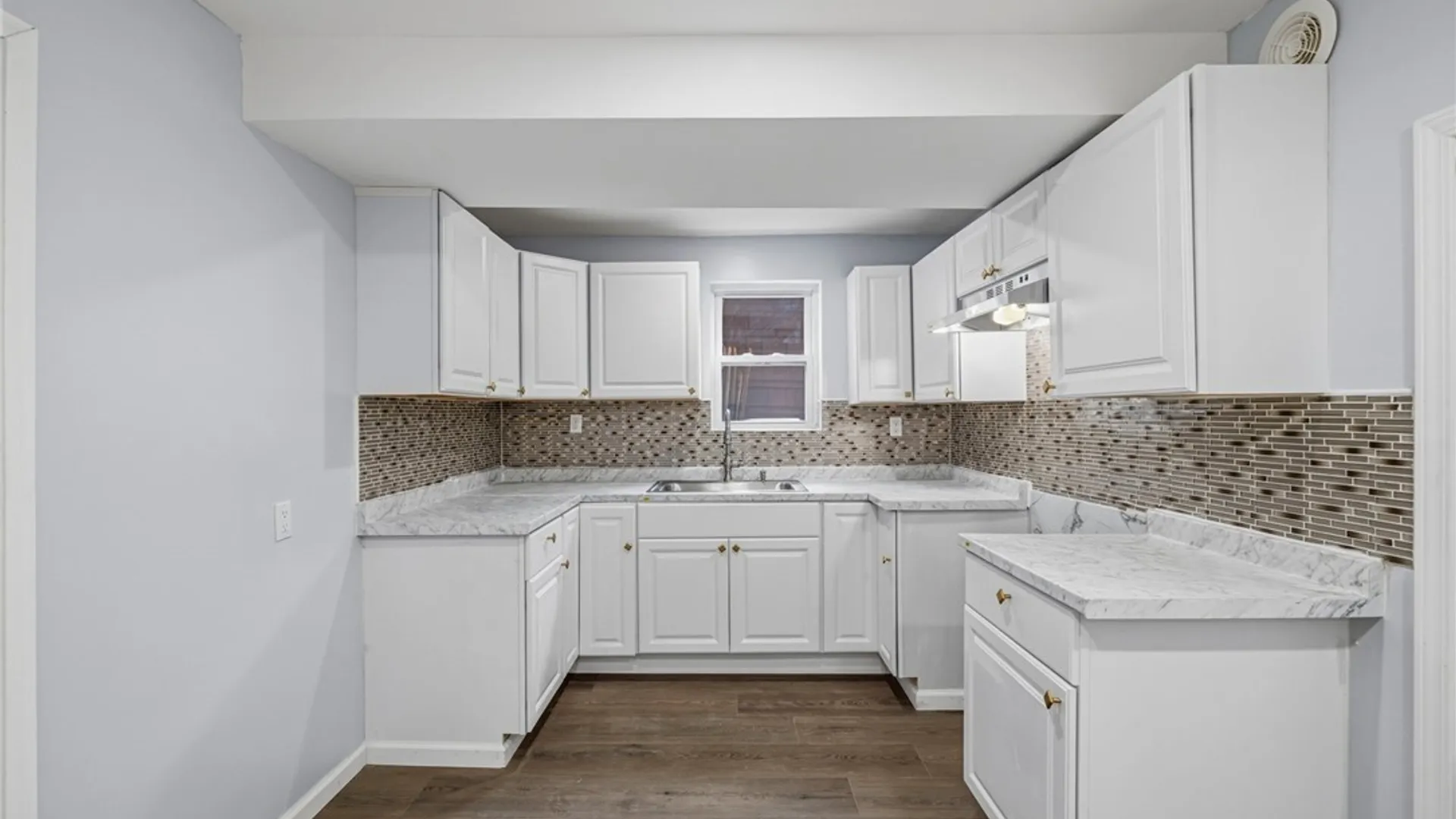 Property at 6 Palos Place, Buffalo, NY 14215 19