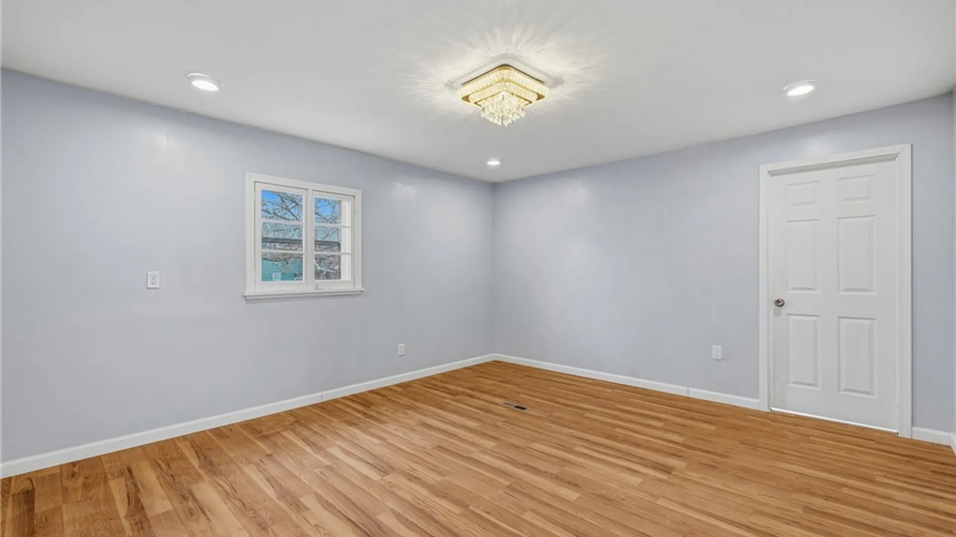 Property at 6 Palos Place, Buffalo, NY 14215 25