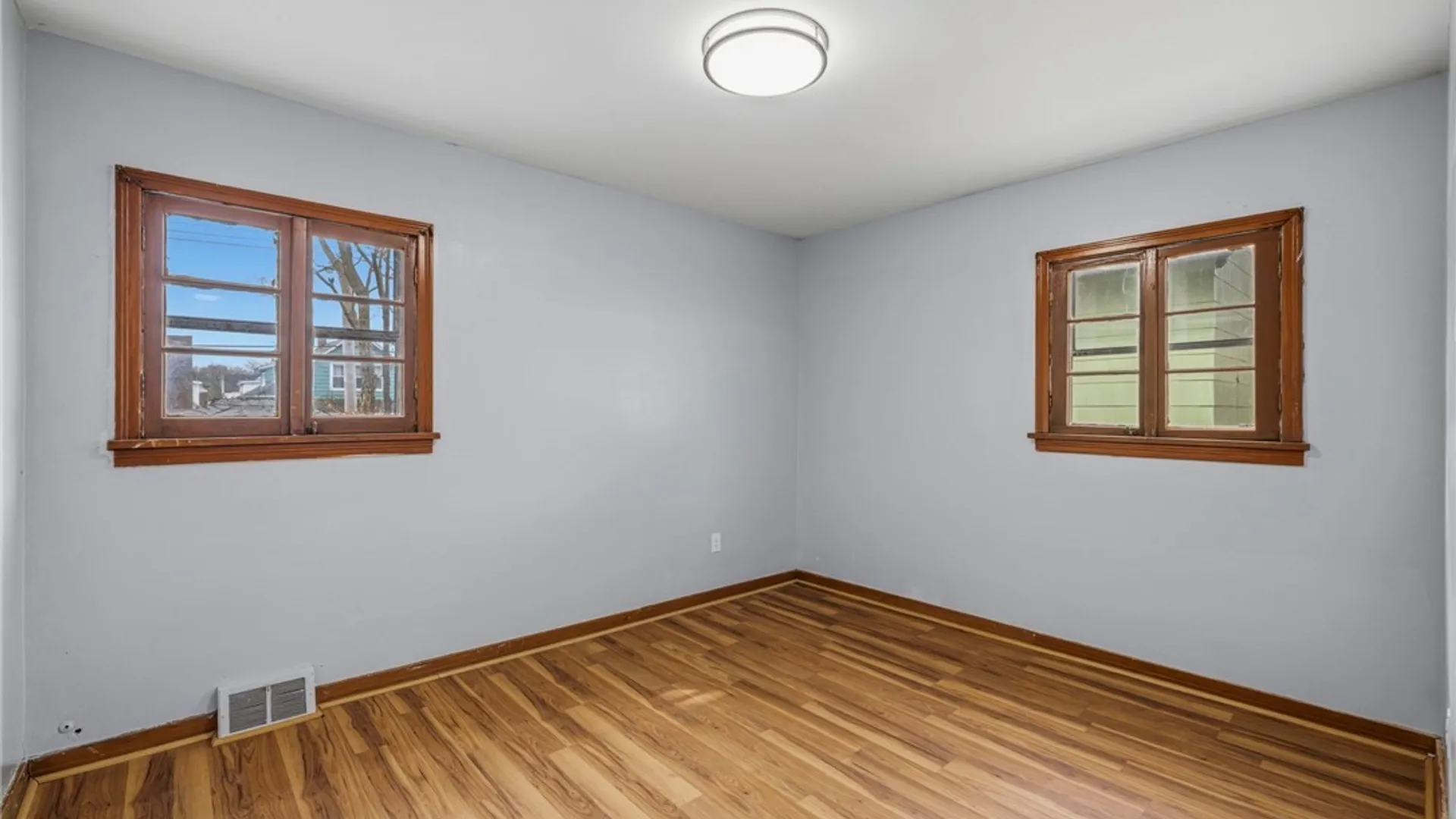 Property at 6 Palos Place, Buffalo, NY 14215 32