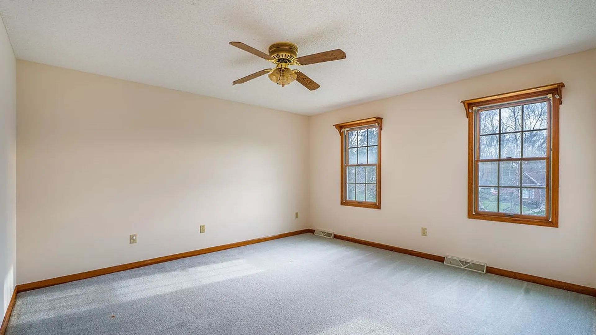 Property at 8116 Floss Lane, Clarence, NY 14051 17