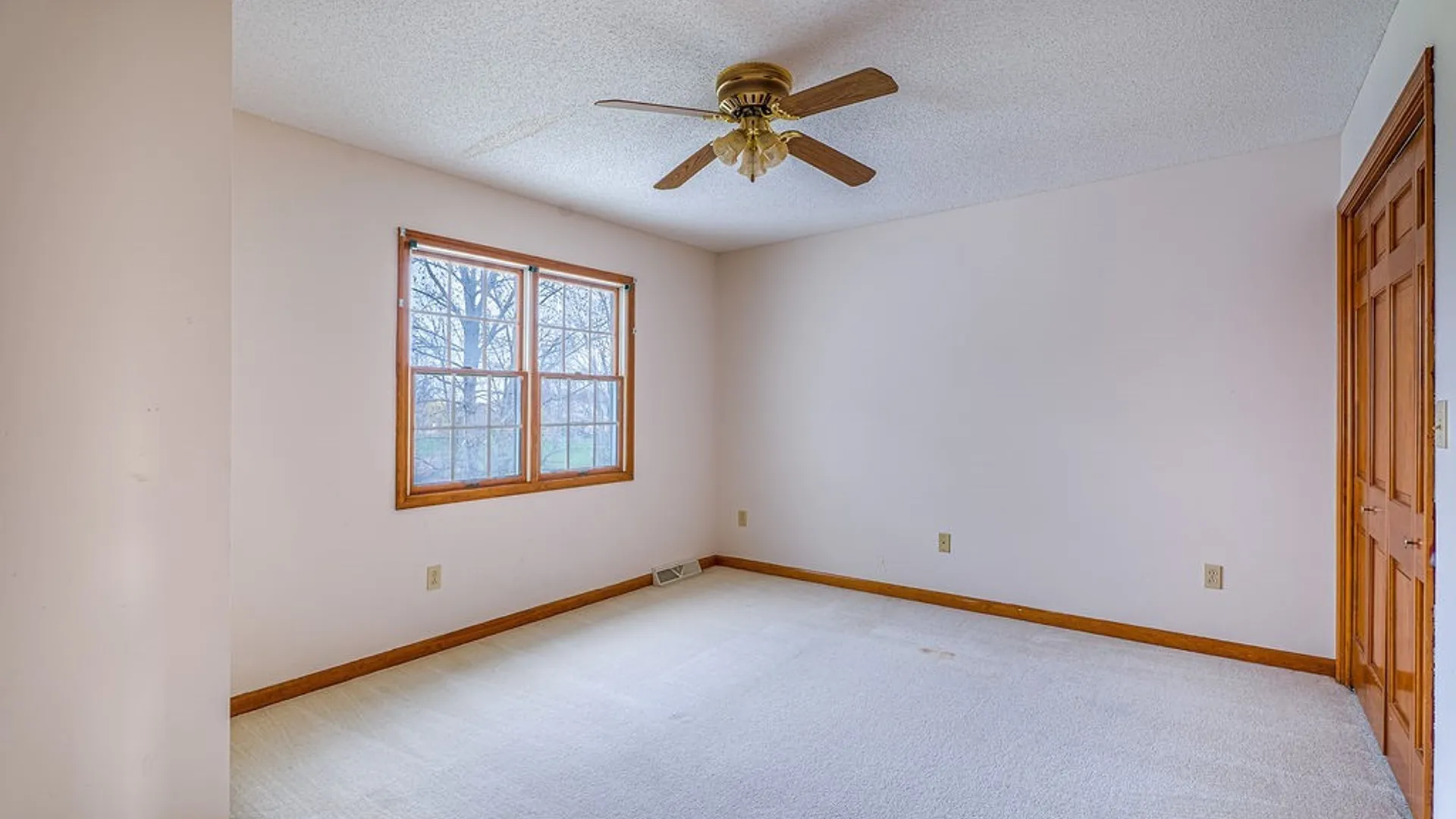 Property at 8116 Floss Lane, Clarence, NY 14051 18