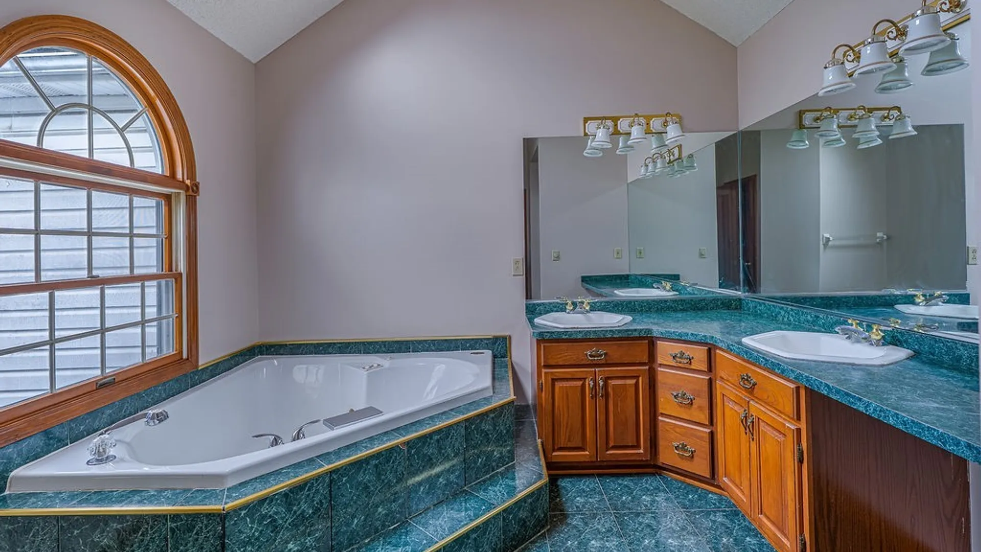 Property at 8116 Floss Lane, Clarence, NY 14051 22